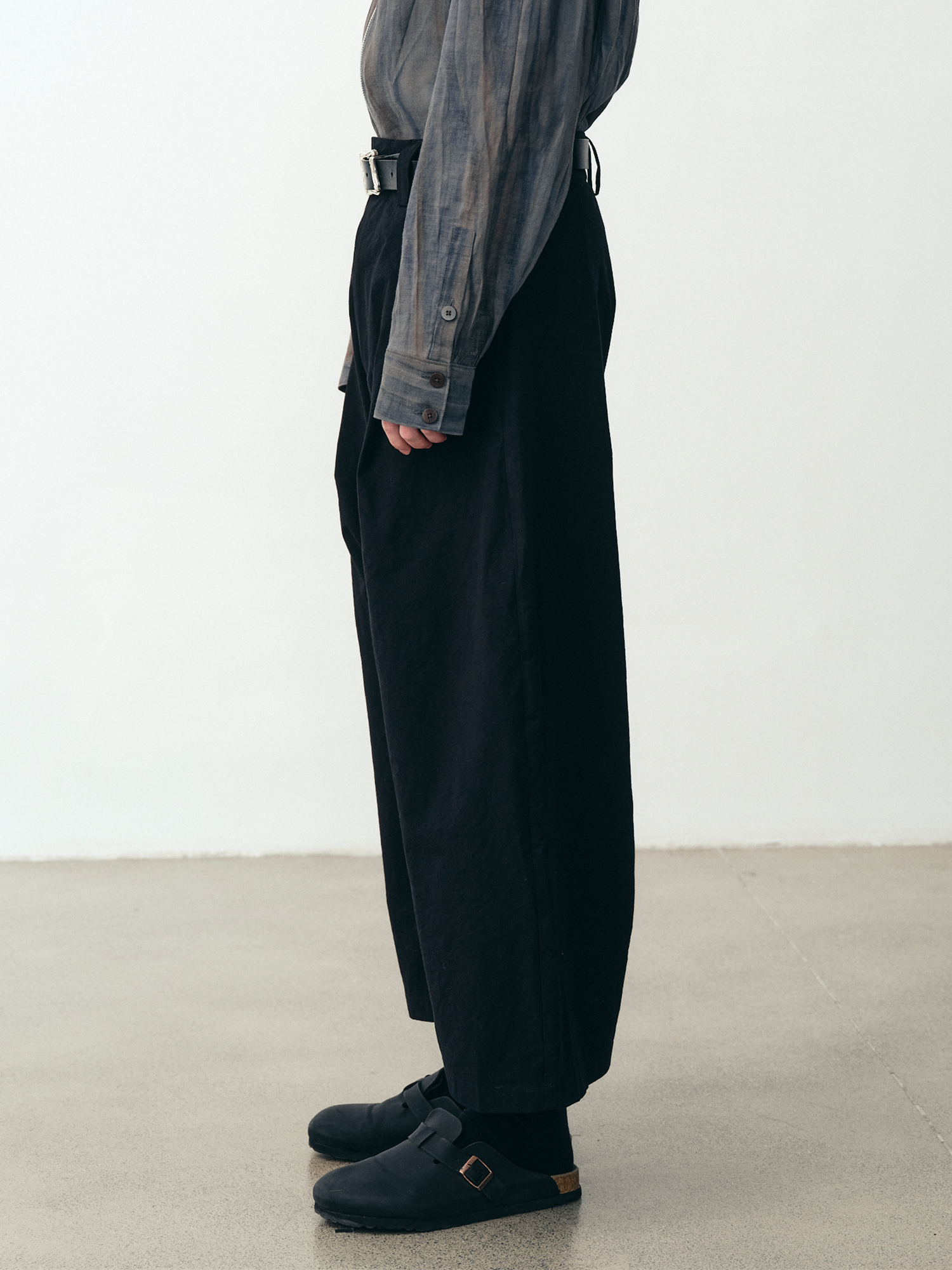GRAINMUSTARD Pleated Wide-Leg Curved Cropped Pants, premium urban and streetwear designers apparel on PROJECTISR.com, GRAINMUSTARD