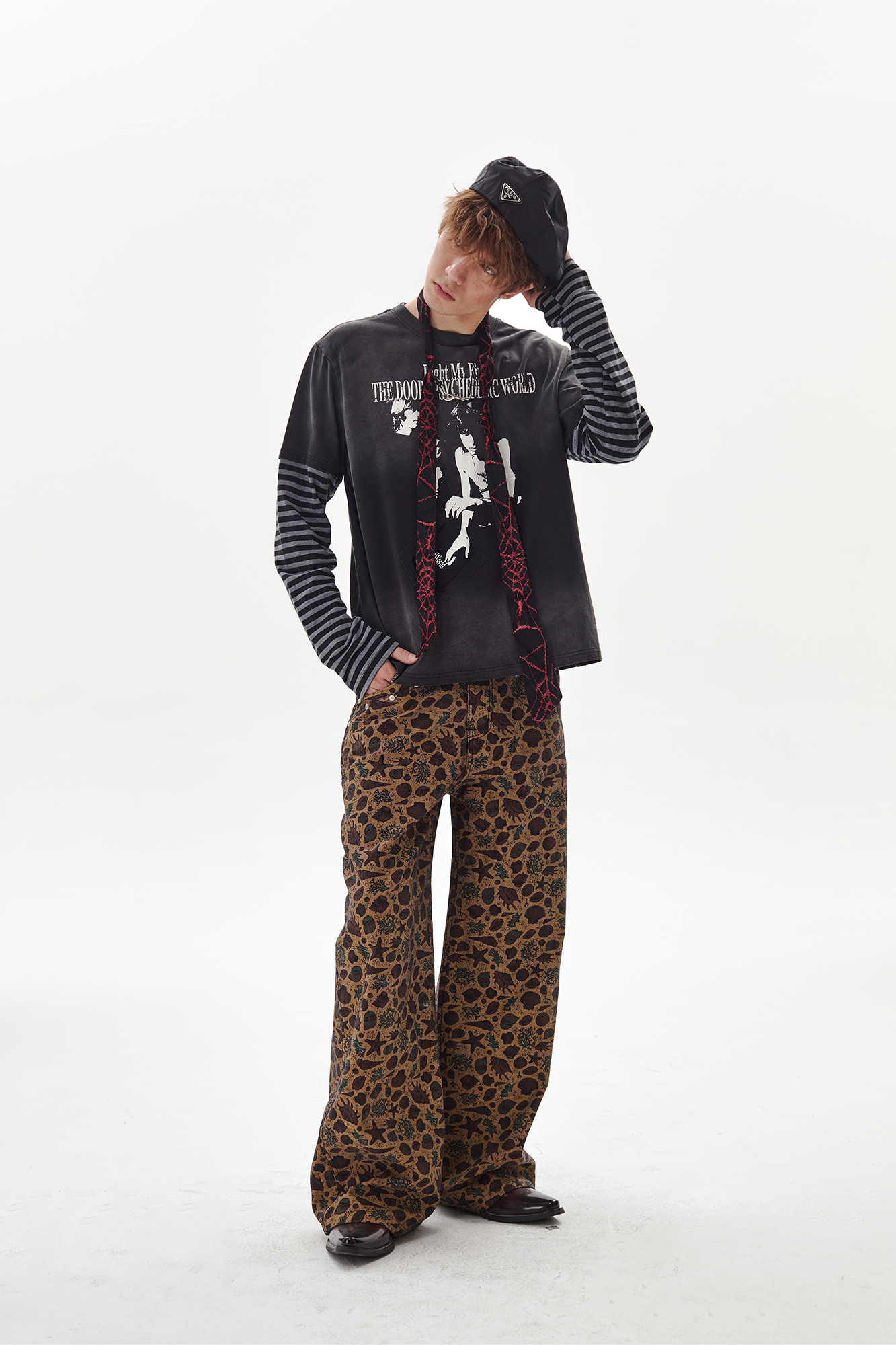 PASET Retro Portrait Graphic Layered Long-Sleeve Tee