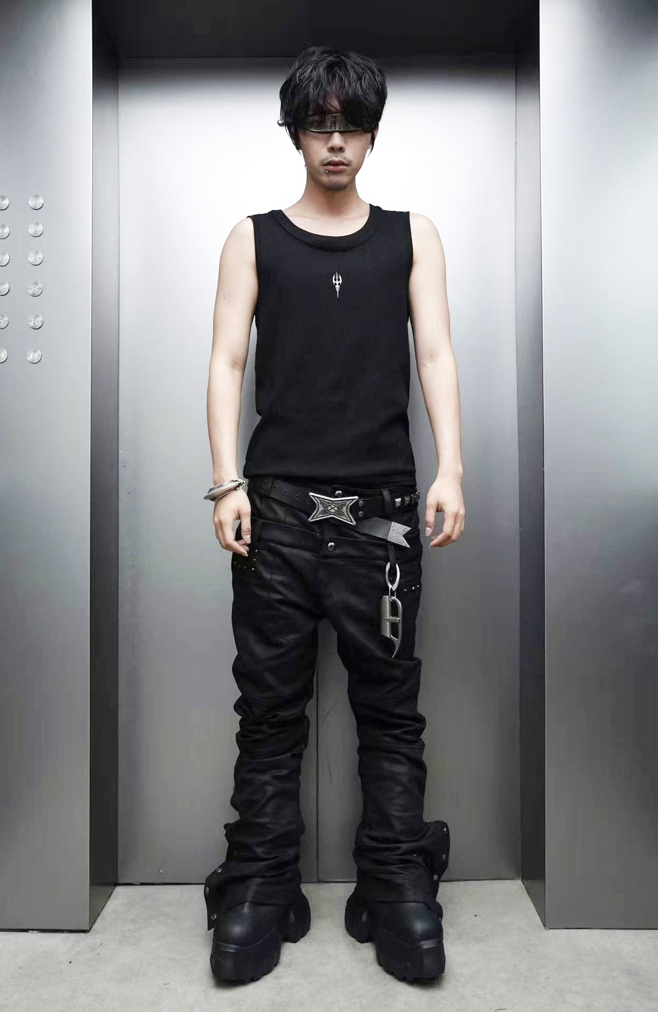 SSIN7 Star Buckle Studded Leather Belt