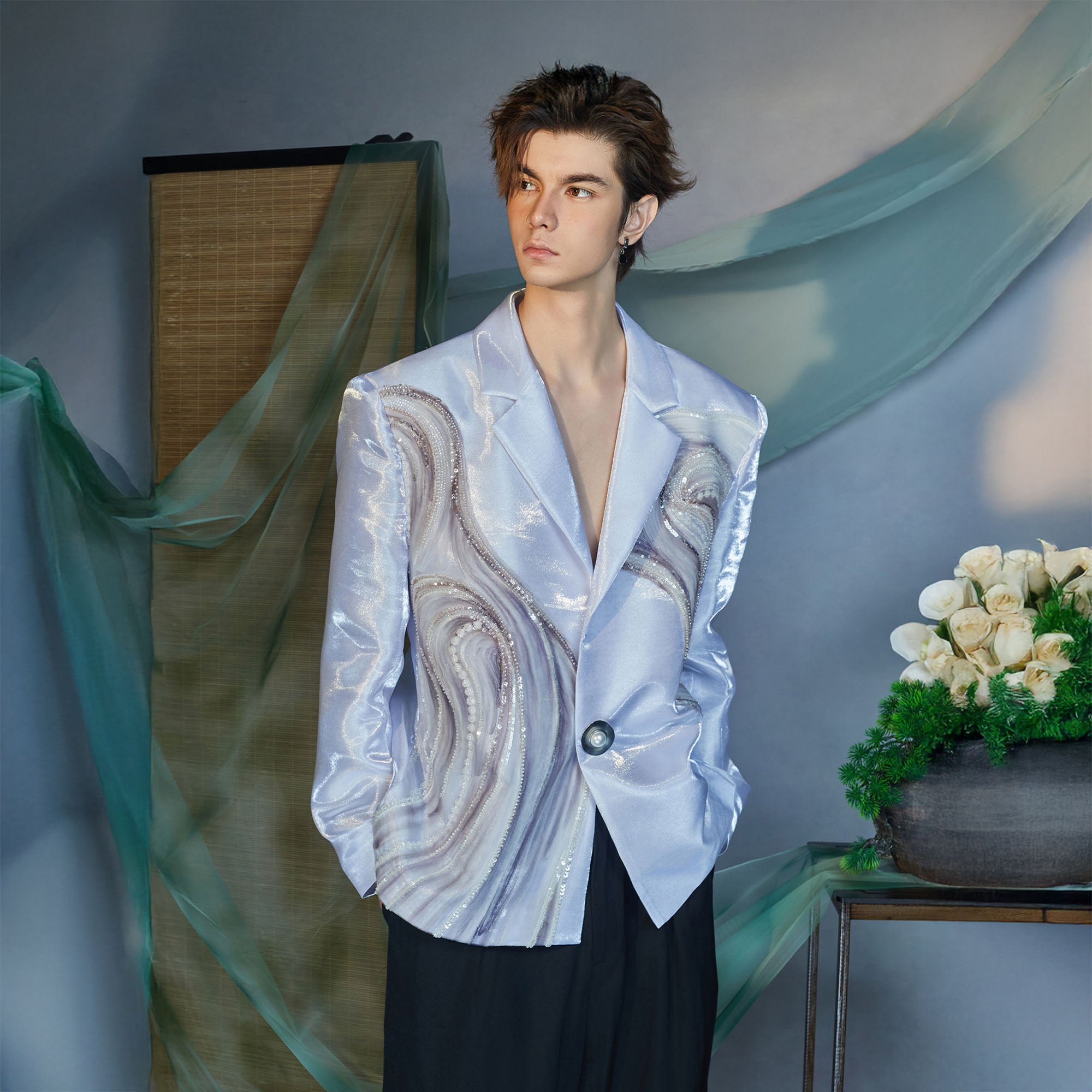 JIECHI Fluid Sequin Embroidery Satin Blazer