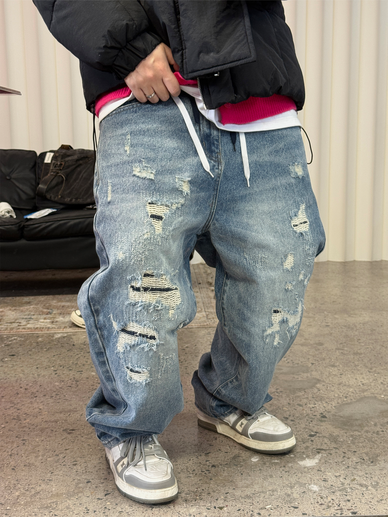ME DA IGUAL Washed Distressed Tapered Jeans