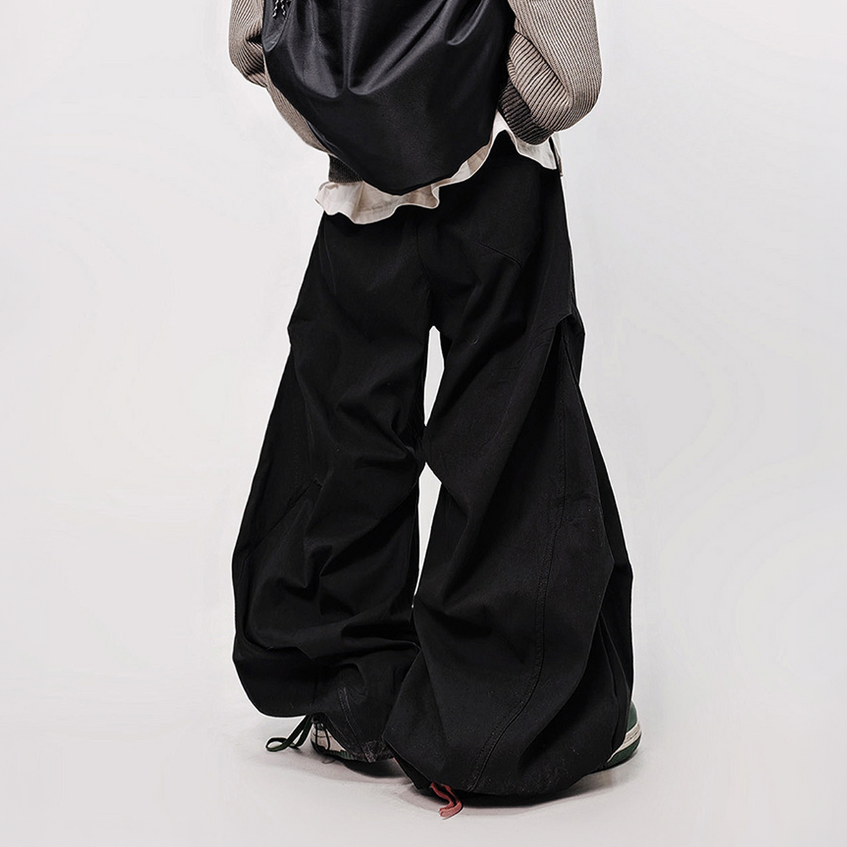 UUCSCC Pleated Wide-Leg Cargo Trousers