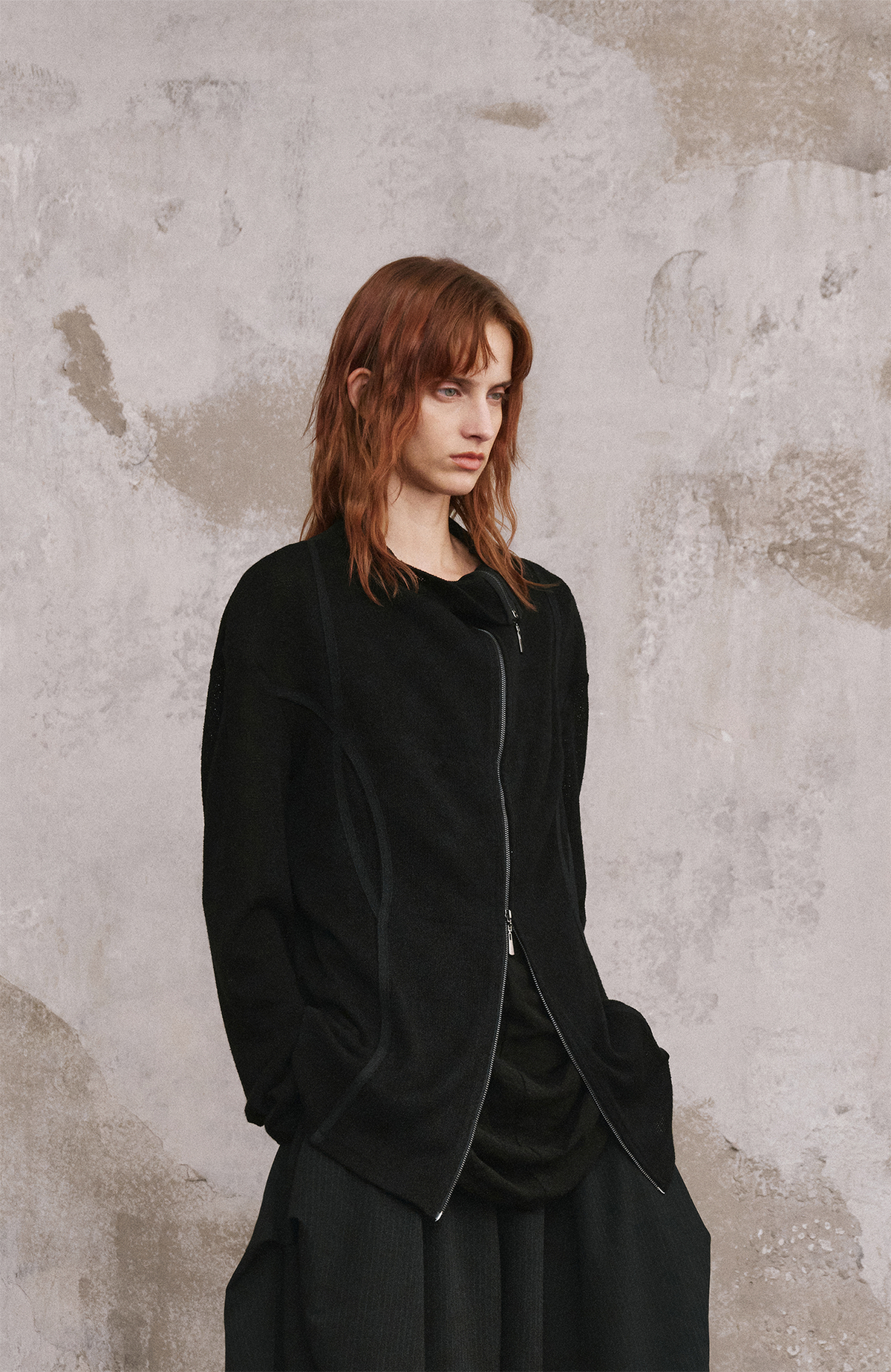 ILNya Nieternite Nifutur Curved Ribbed Zip-Up Sweater