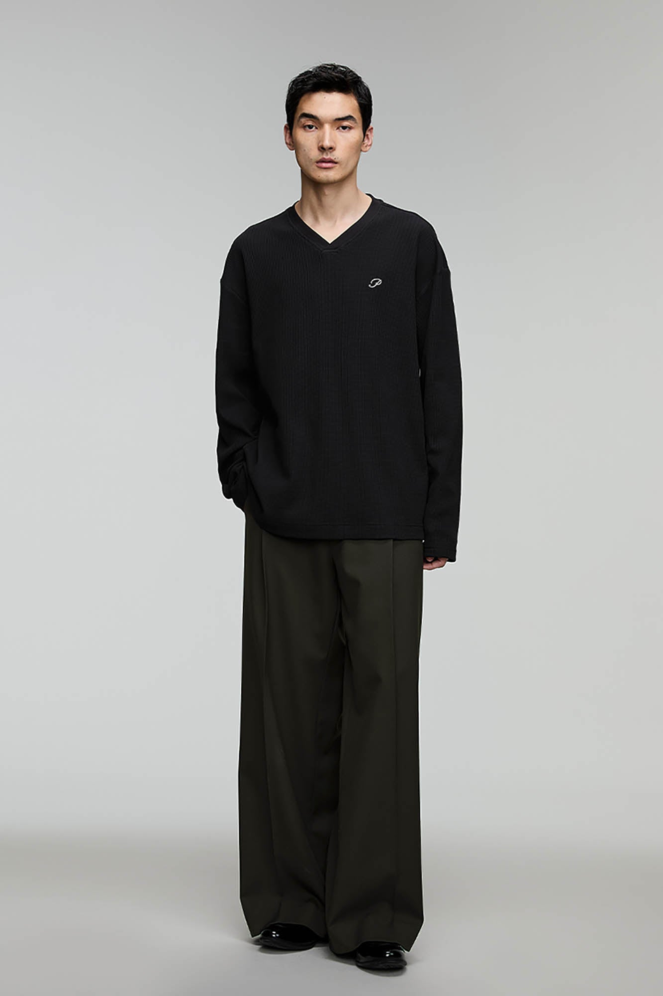 OPICLOTH Pleated Tapered Waist Straight-Leg Trousers