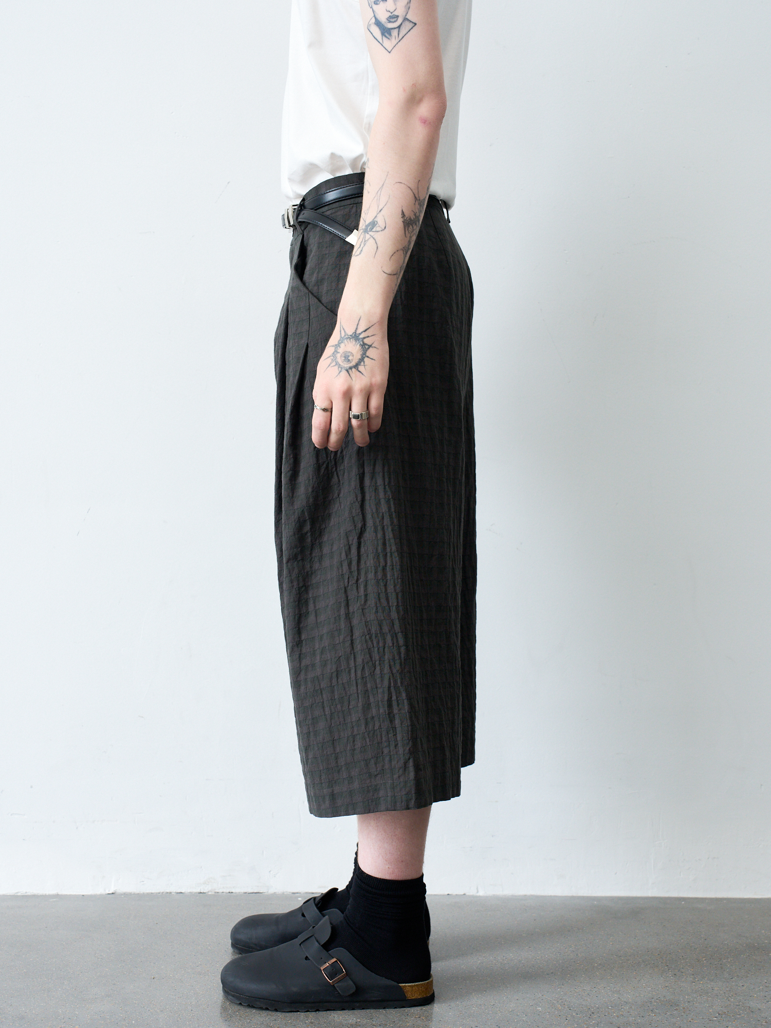 GRAINMUSTARD Linen-Blend Plaid Pleated Cropped Trousers