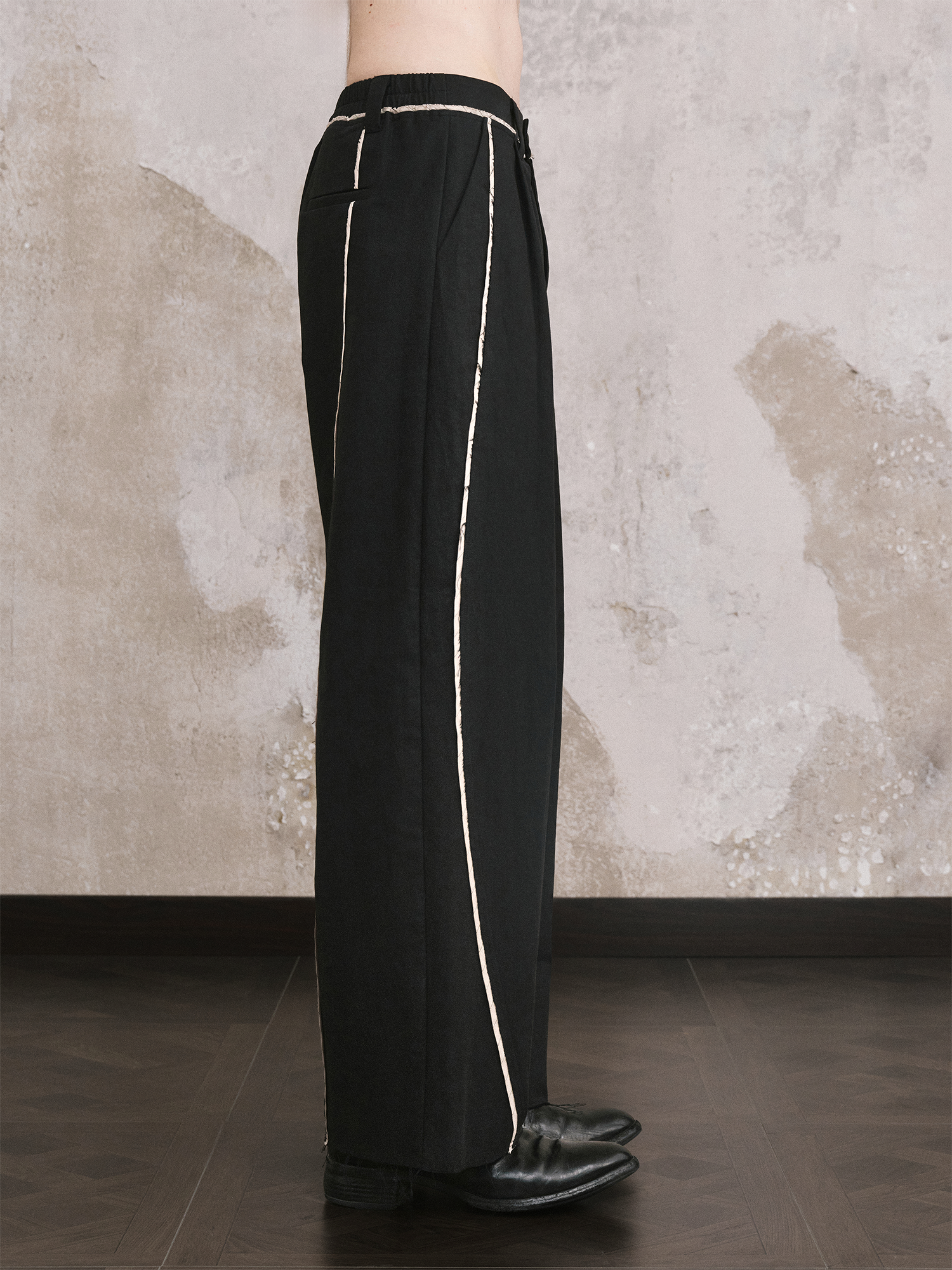 ILNya Nieternite Nifutur Linen-Blend Raw Edge Curved Trousers