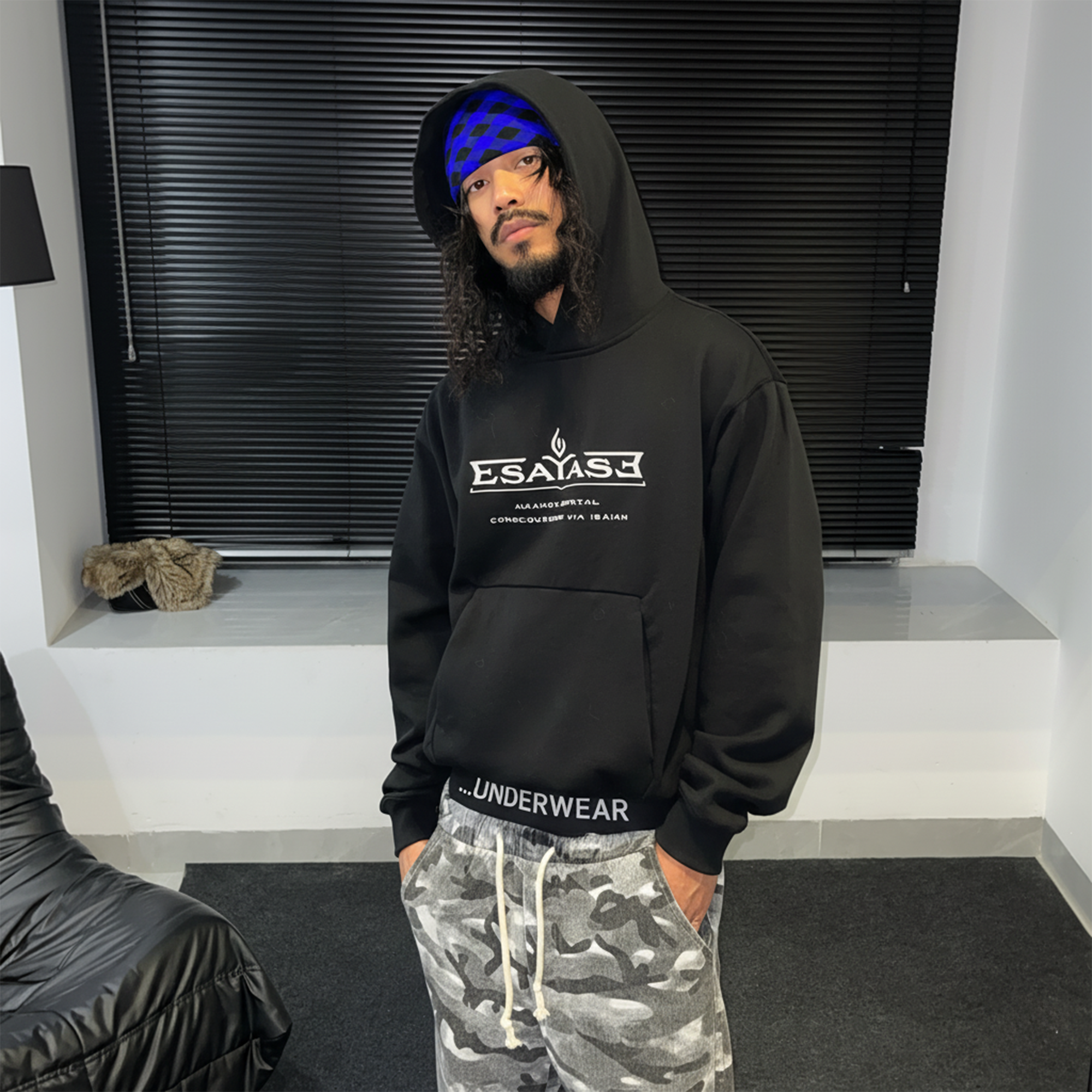 ESAIAS Silicone Letter Graphic Boxy Hoodie