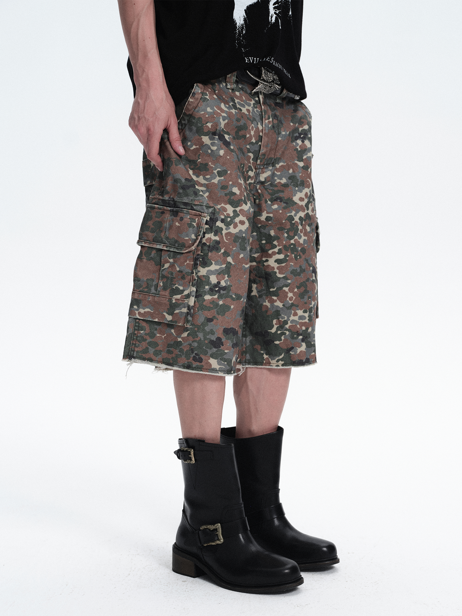 RICHILL Washed Camo Cargo Shorts