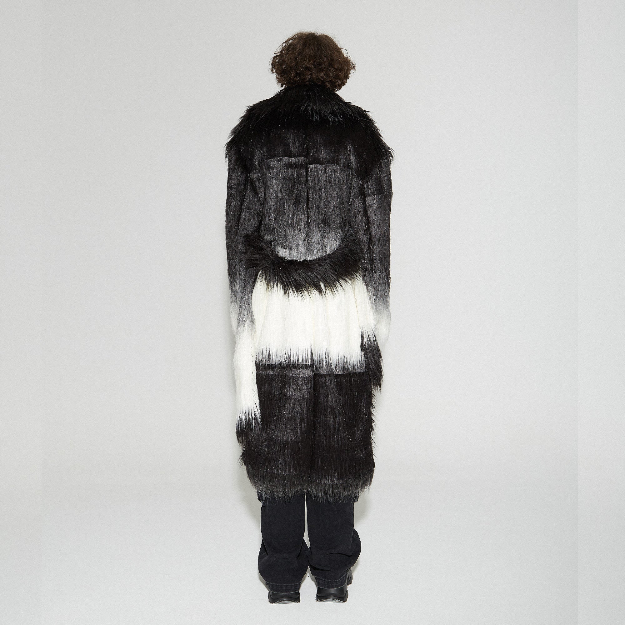 VANN VALRENCE Gradient Mane Faux Fur Maxi Coat