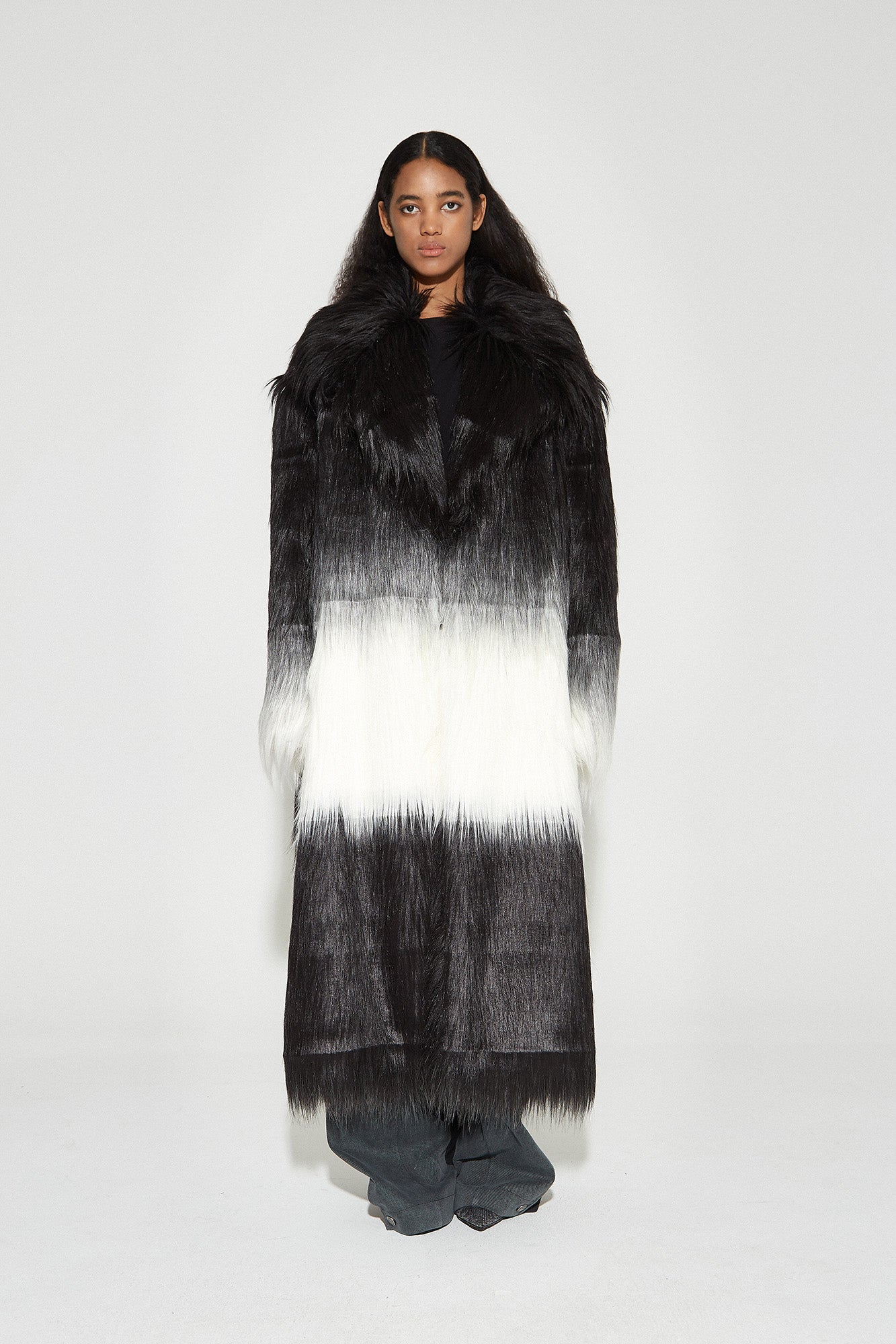 VANN VALRENCE Gradient Mane Faux Fur Maxi Coat