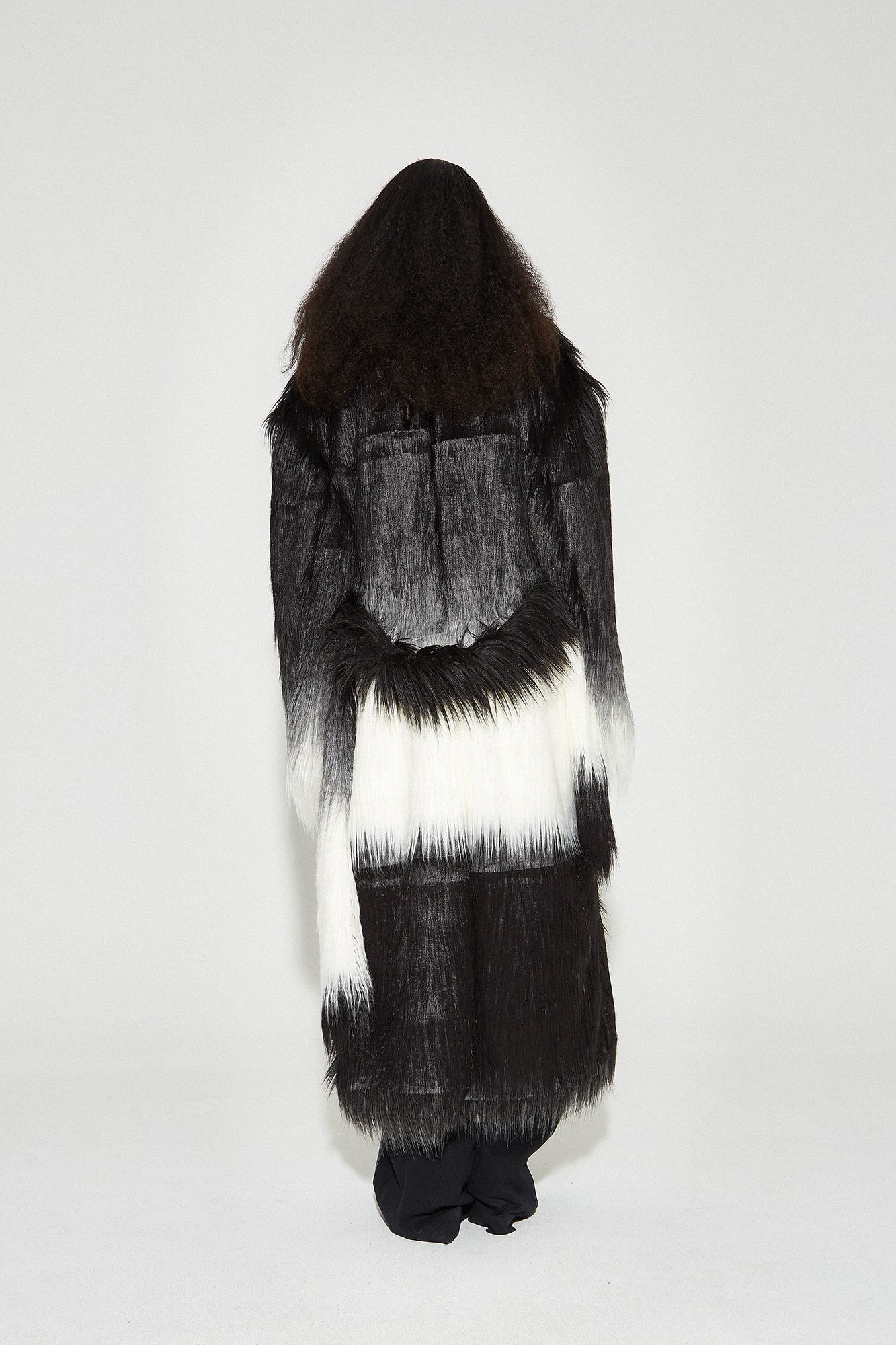 VANN VALRENCE Gradient Mane Faux Fur Maxi Coat