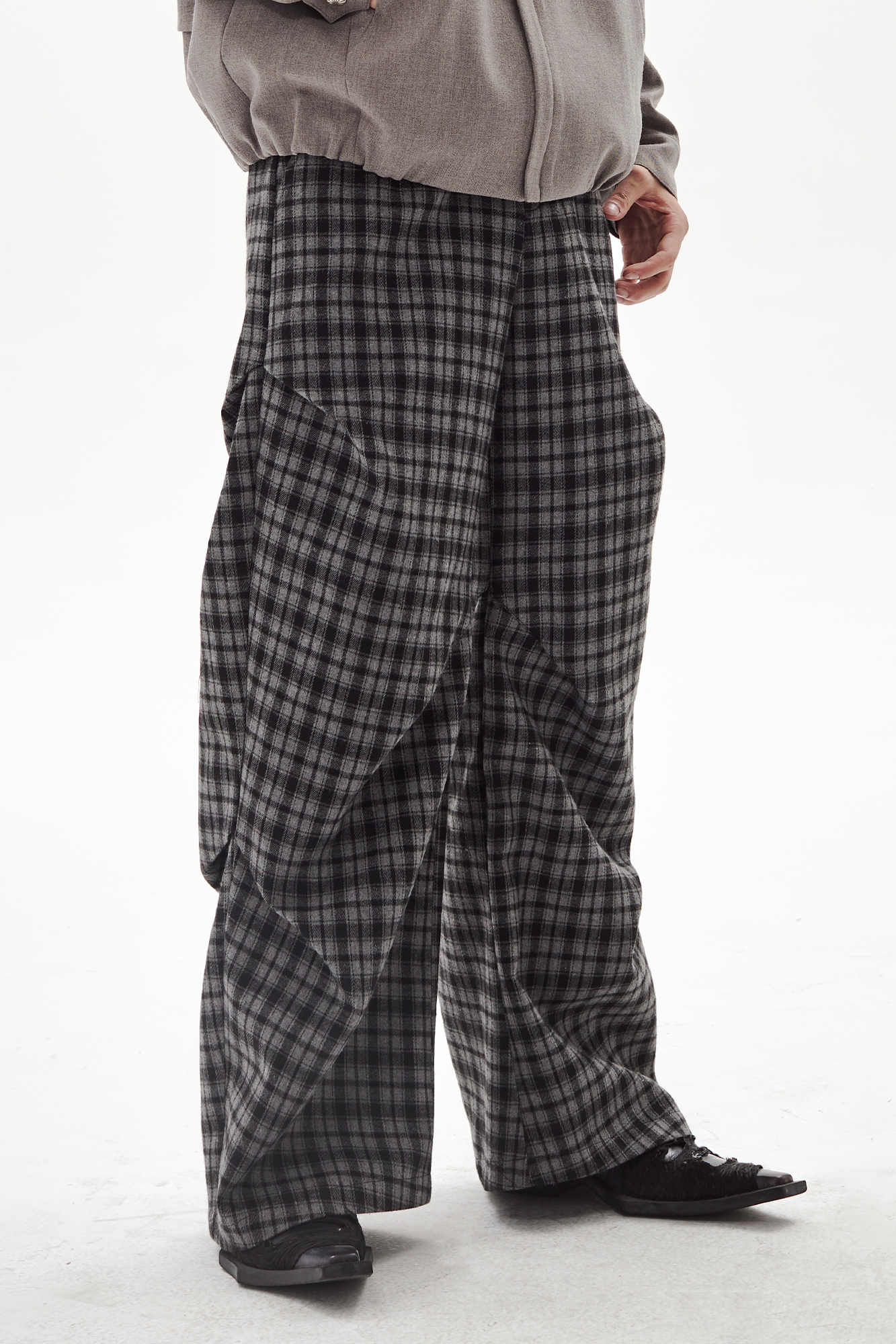 PASET Retro Plaid Folded Straight-Leg Trousers