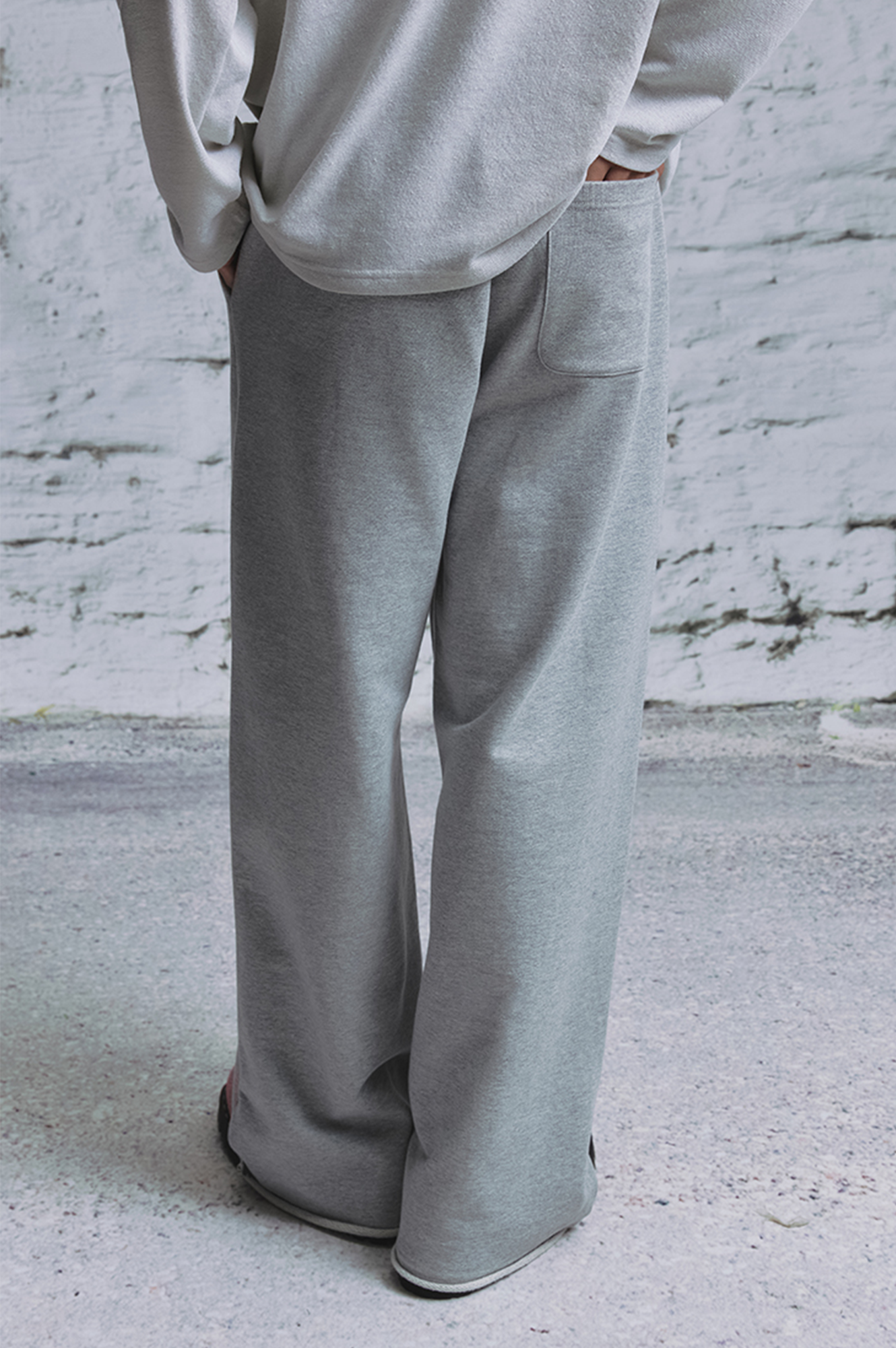 NIANJIUYIKOUER Essential Raw-Edge Wide-Leg Sweatpants, premium urban and streetwear designers apparel on PROJECTISR.com, NIANJIUYIKOUER