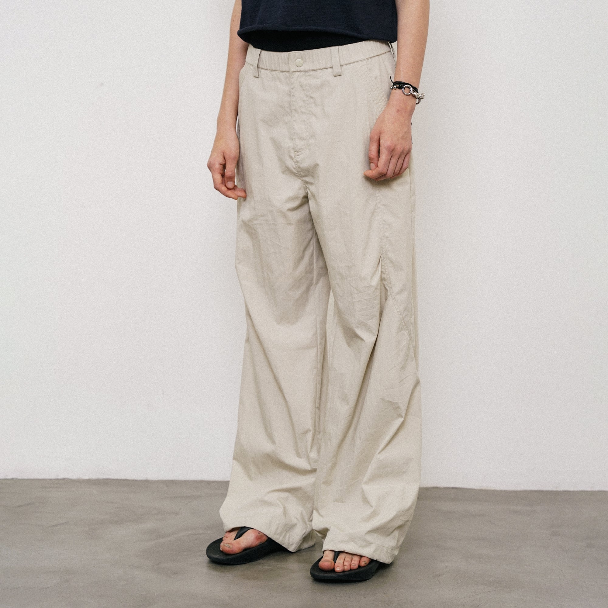 ROARINGWILD A ARCH Essential Drawstring Parachute Pants