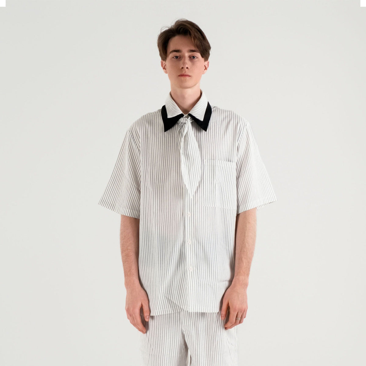 WIID Striped Contrast-Collar Tie-Neck Half Shirt