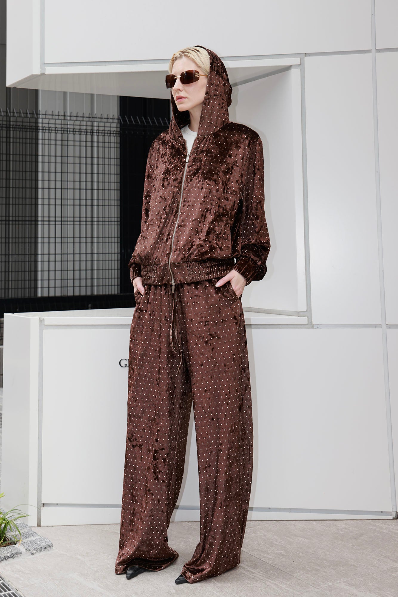 SOURPLUM Retro Polka-Dot Velvet Sweatpants