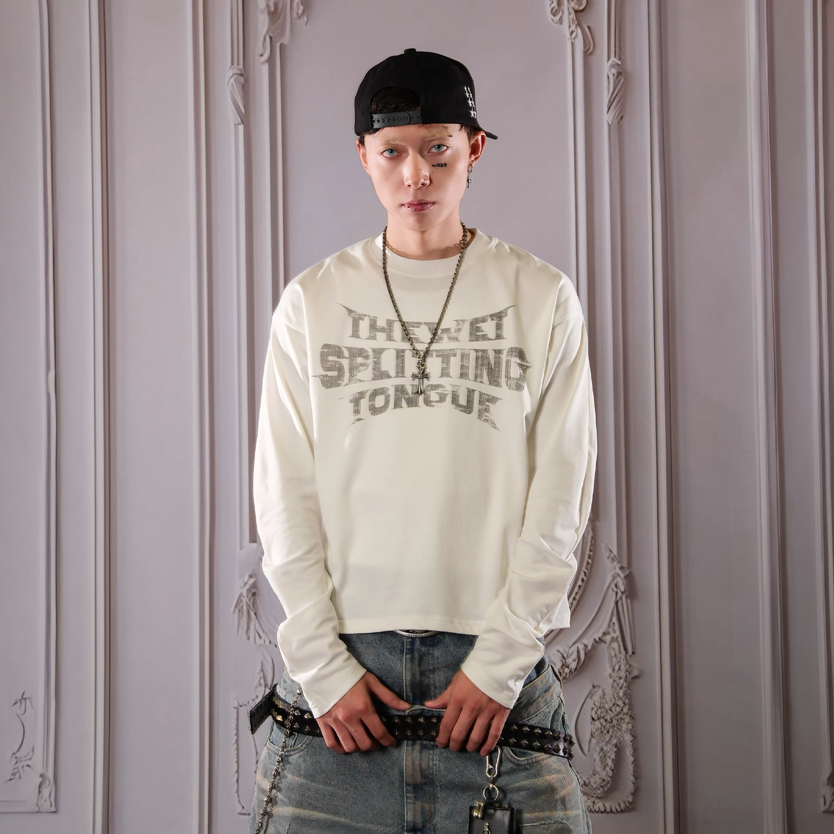 THEWET Classic Graphic Long-Sleeve Tee