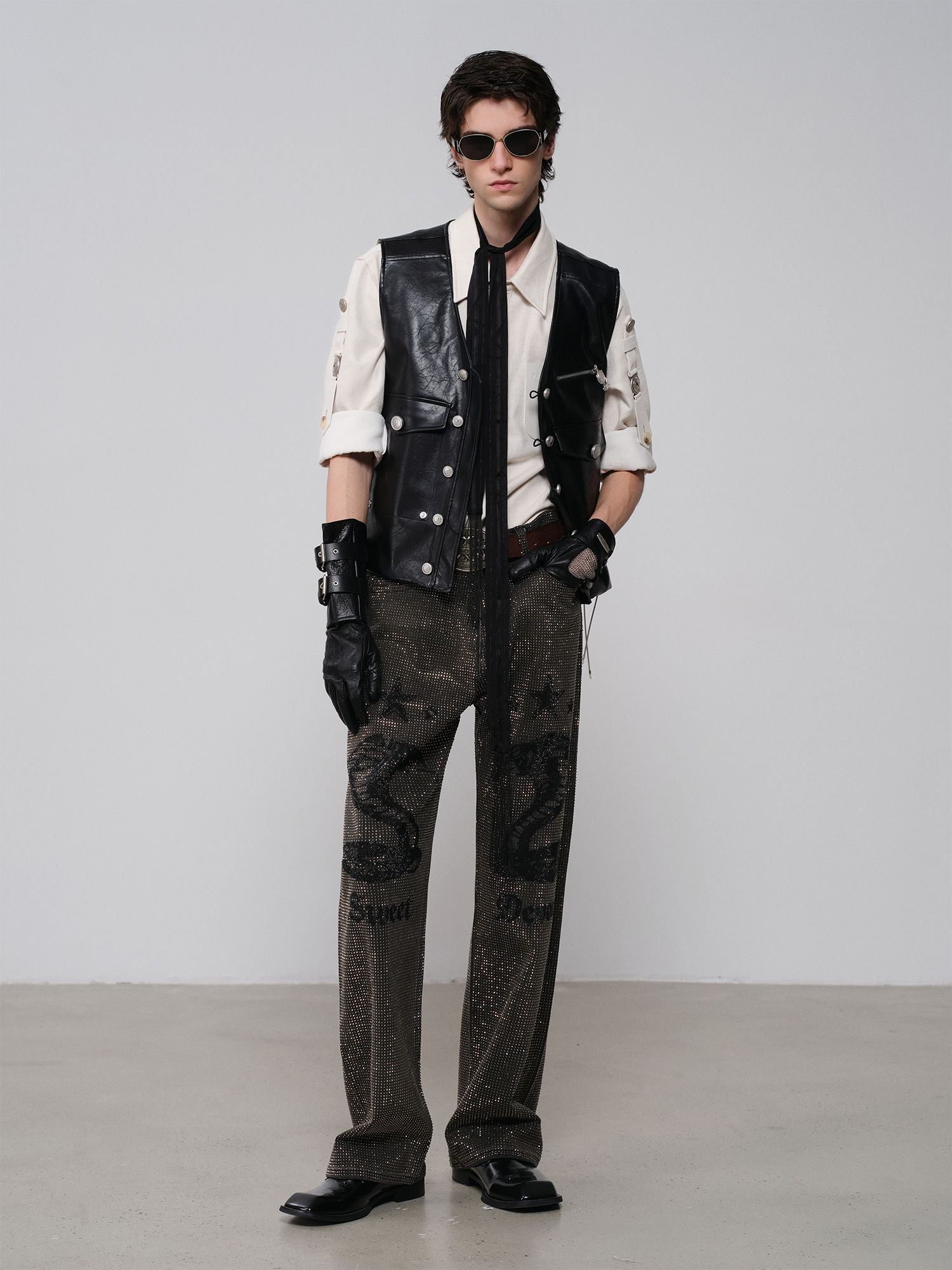 FACEONLAB Double-Headed Snake Studded Dirty-Washed Retro Jeans