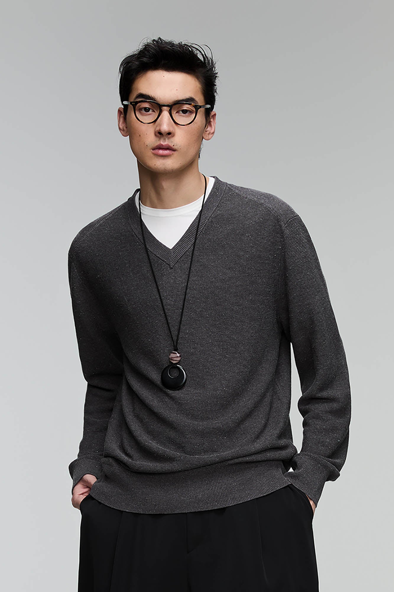 OPICLOTH Essential  V-Neck Sweater