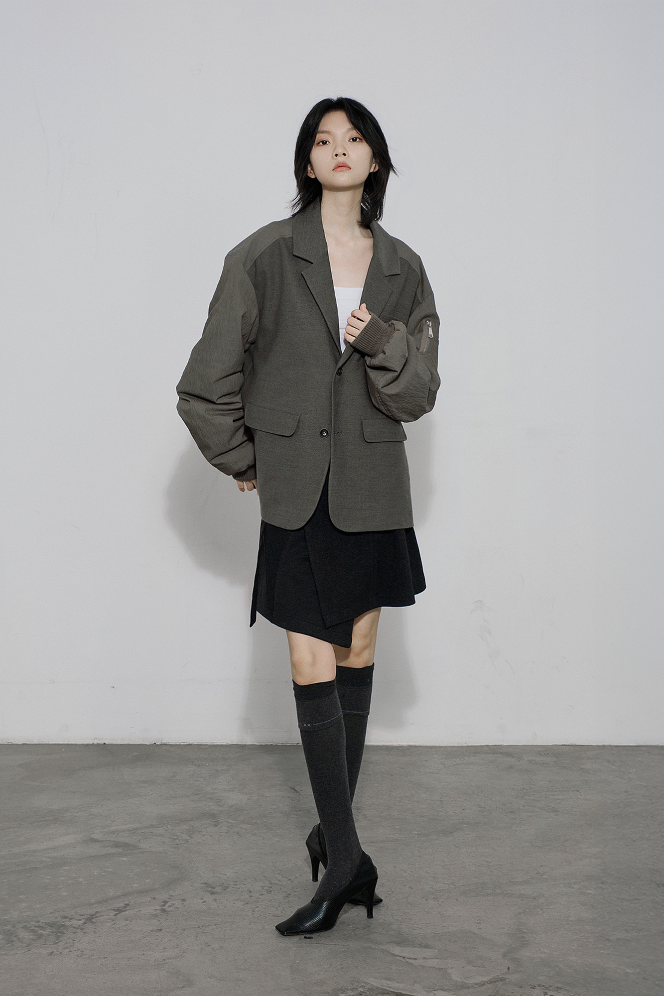 SAME FLOW Multi-Pocket Paneled Bomber-Sleeve Suit Jacket