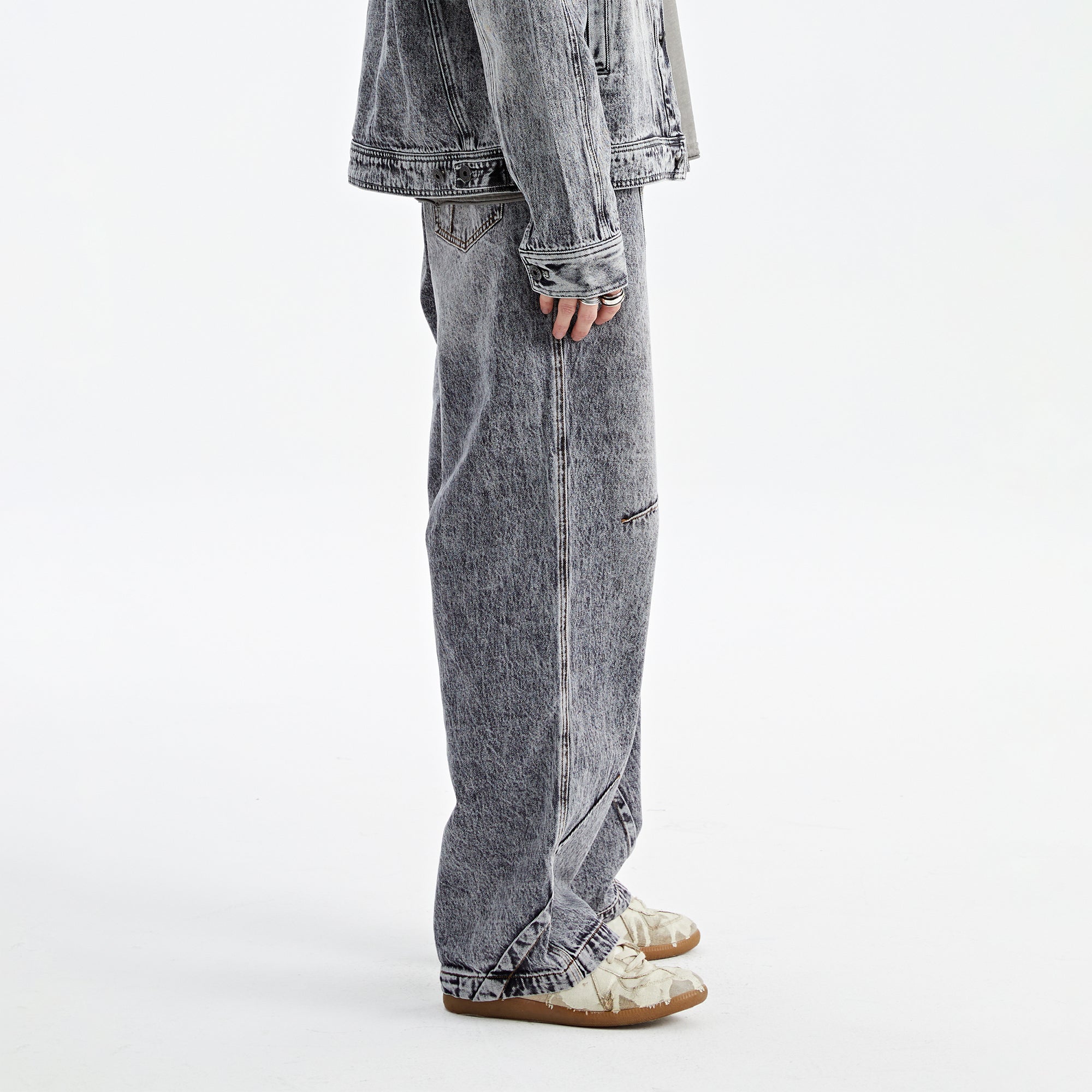 ORGANIC EMOTION Deconstructed Washed Jeans