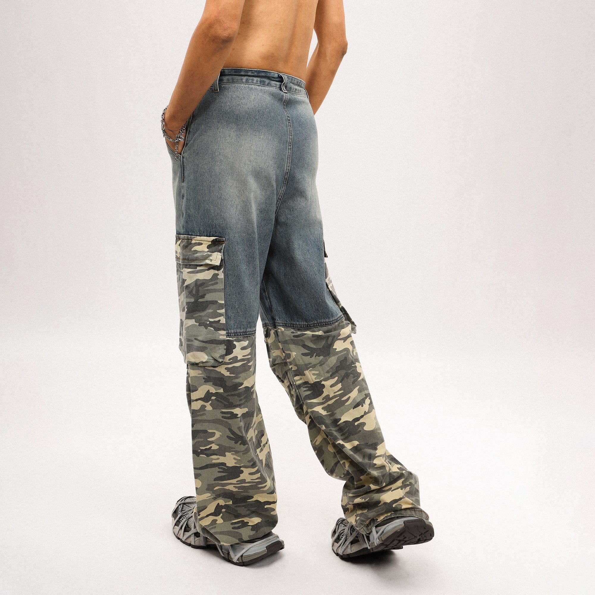 OVDY Camo Spliced Big-Pocket Jeans