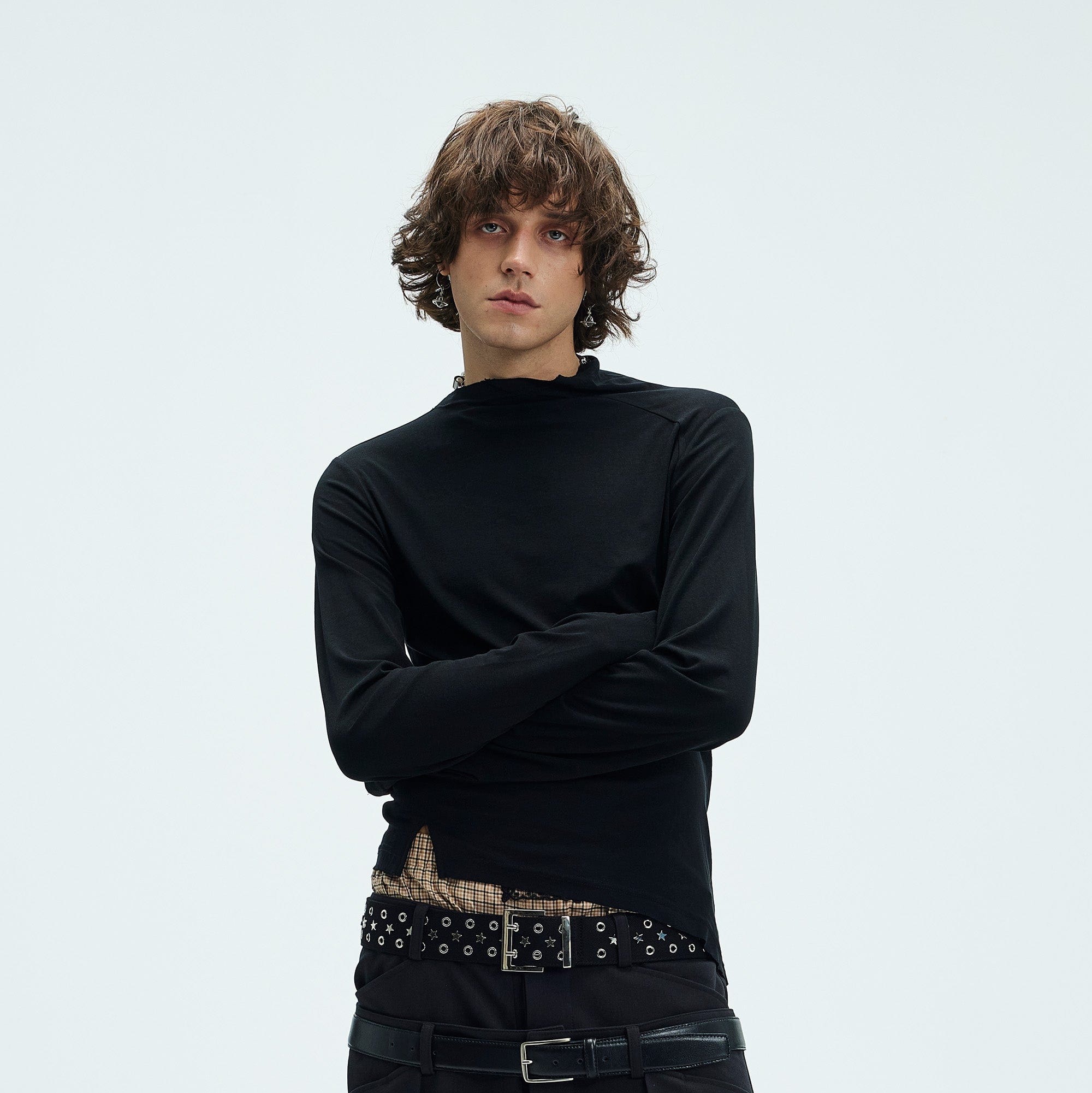 WHISTLEHUNTER Asymmetric Slim Long-Sleeve T-Shirt