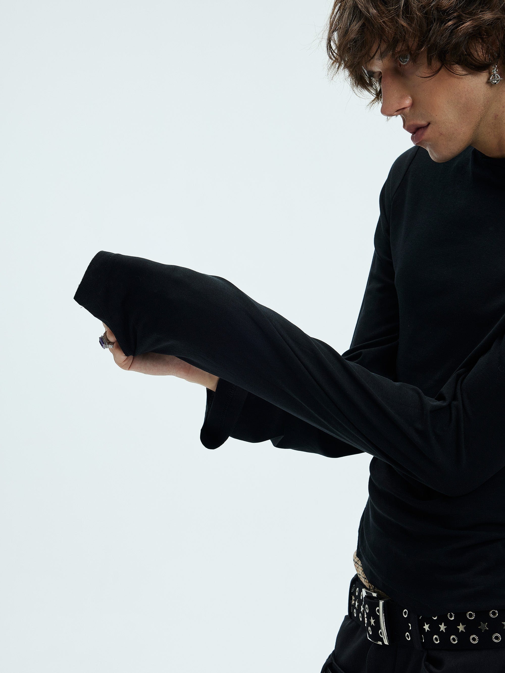 WHISTLEHUNTER Asymmetric Slim Long-Sleeve T-Shirt