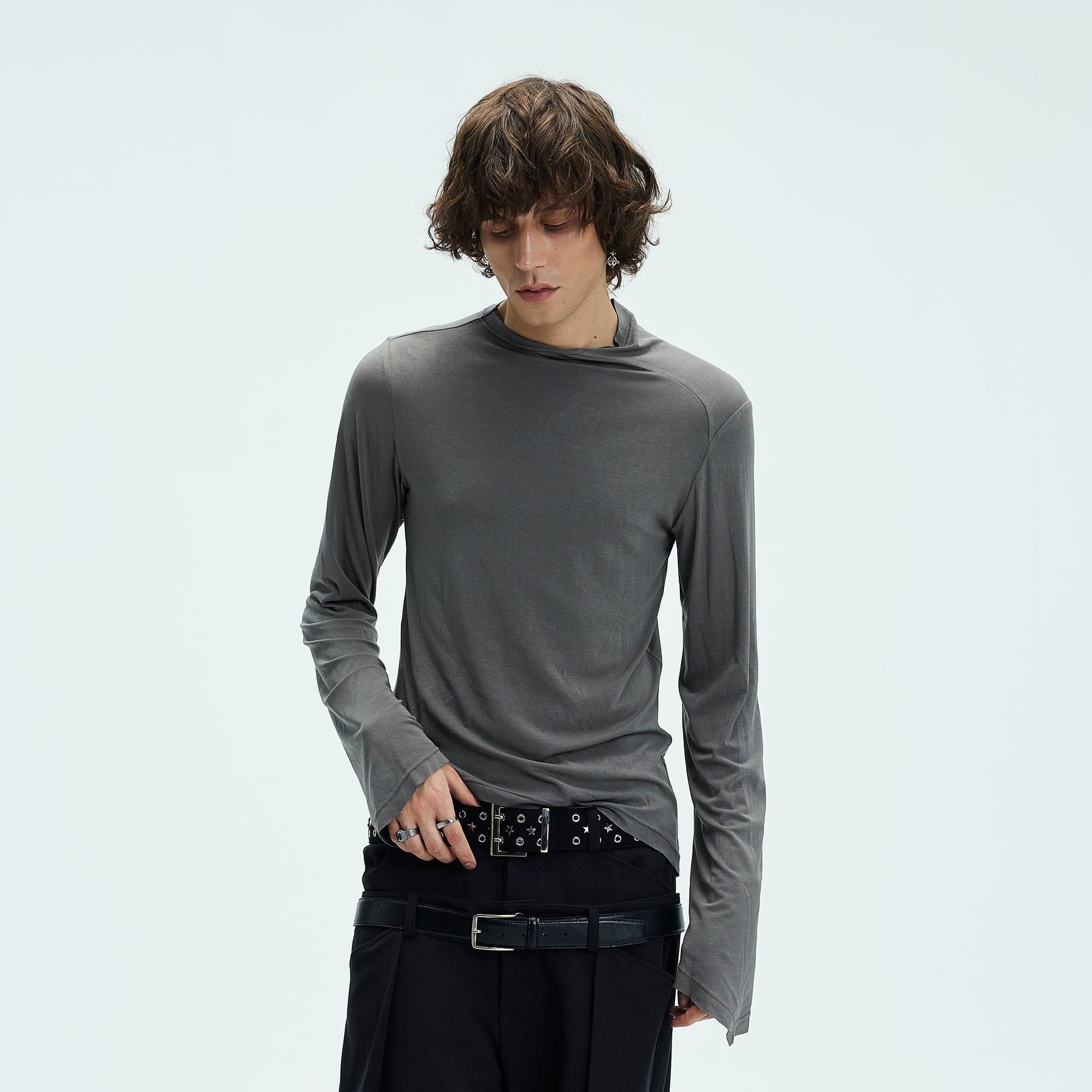 WHISTLEHUNTER Asymmetric Slim Long-Sleeve T-Shirt