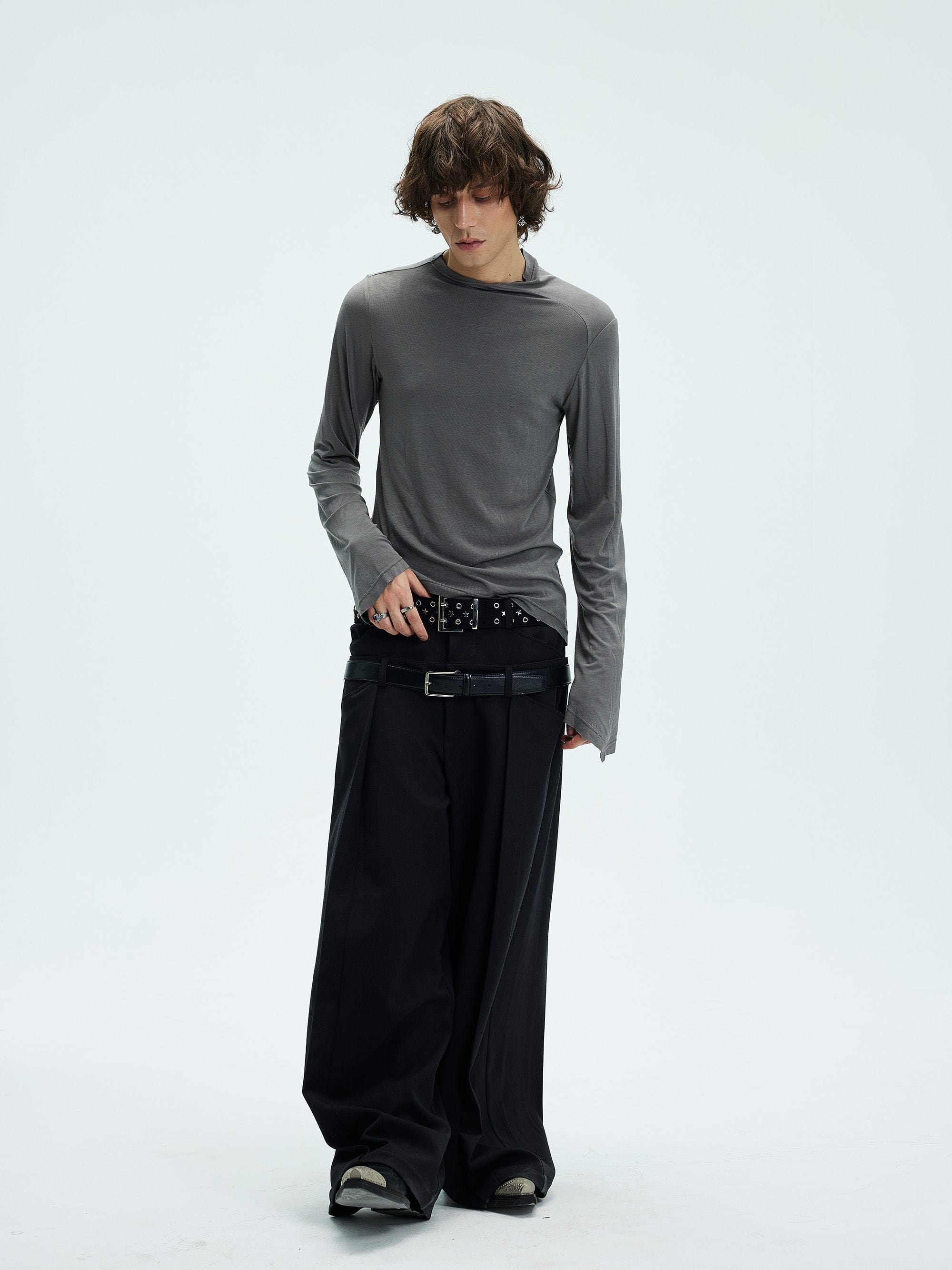 WHISTLEHUNTER Asymmetric Slim Long-Sleeve T-Shirt