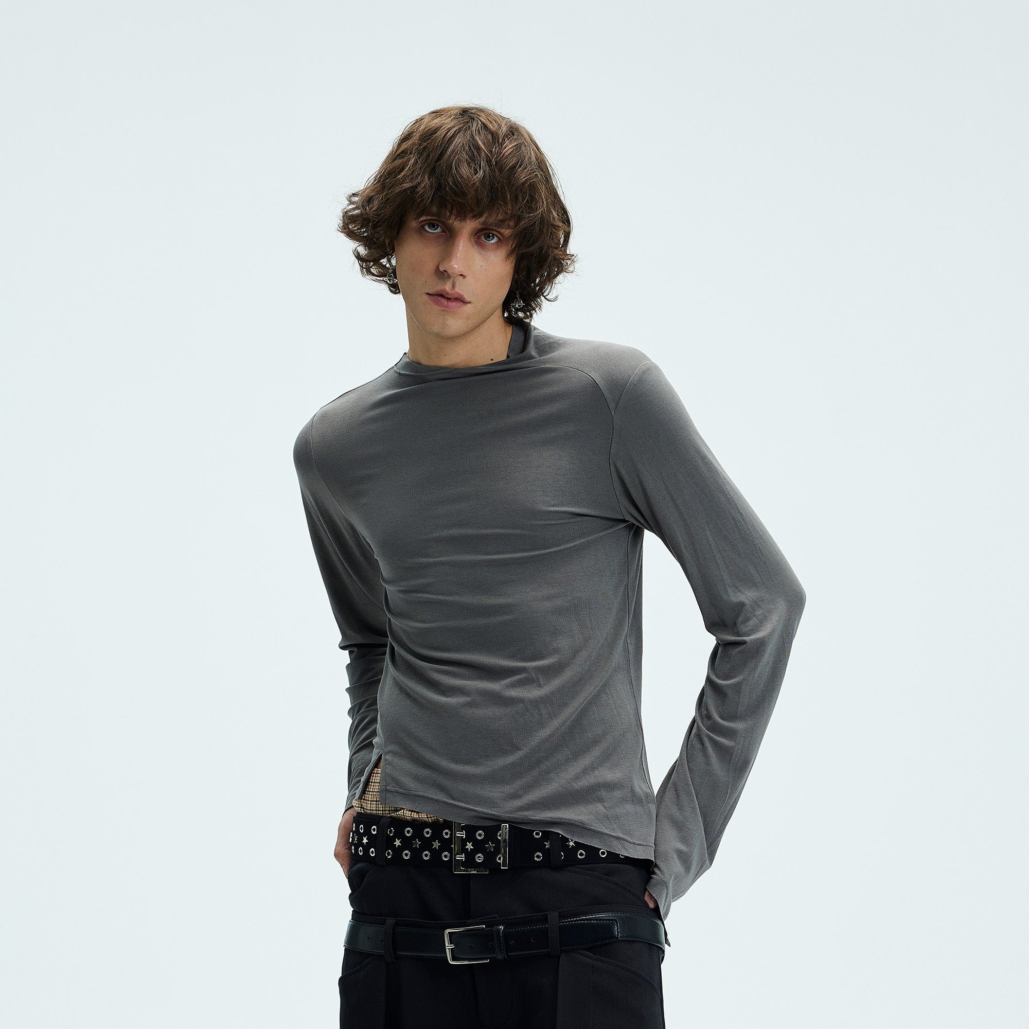 WHISTLEHUNTER Asymmetric Slim Long-Sleeve T-Shirt