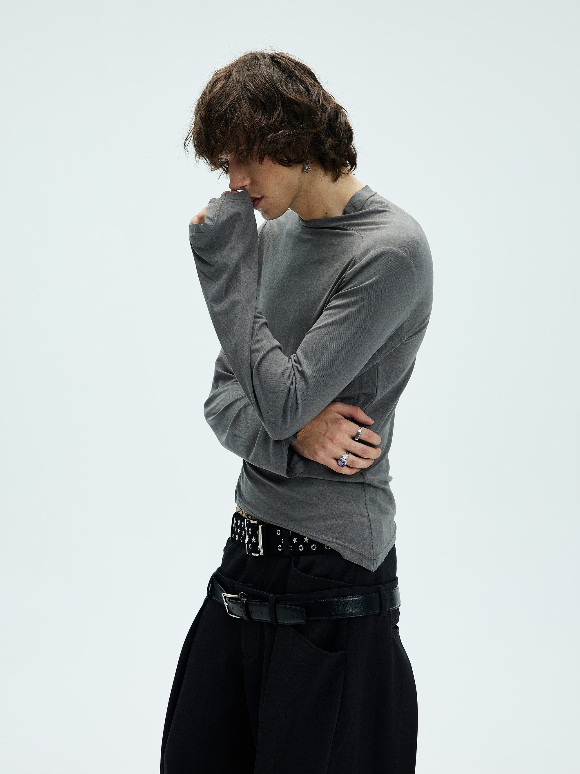 WHISTLEHUNTER Asymmetric Slim Long-Sleeve T-Shirt