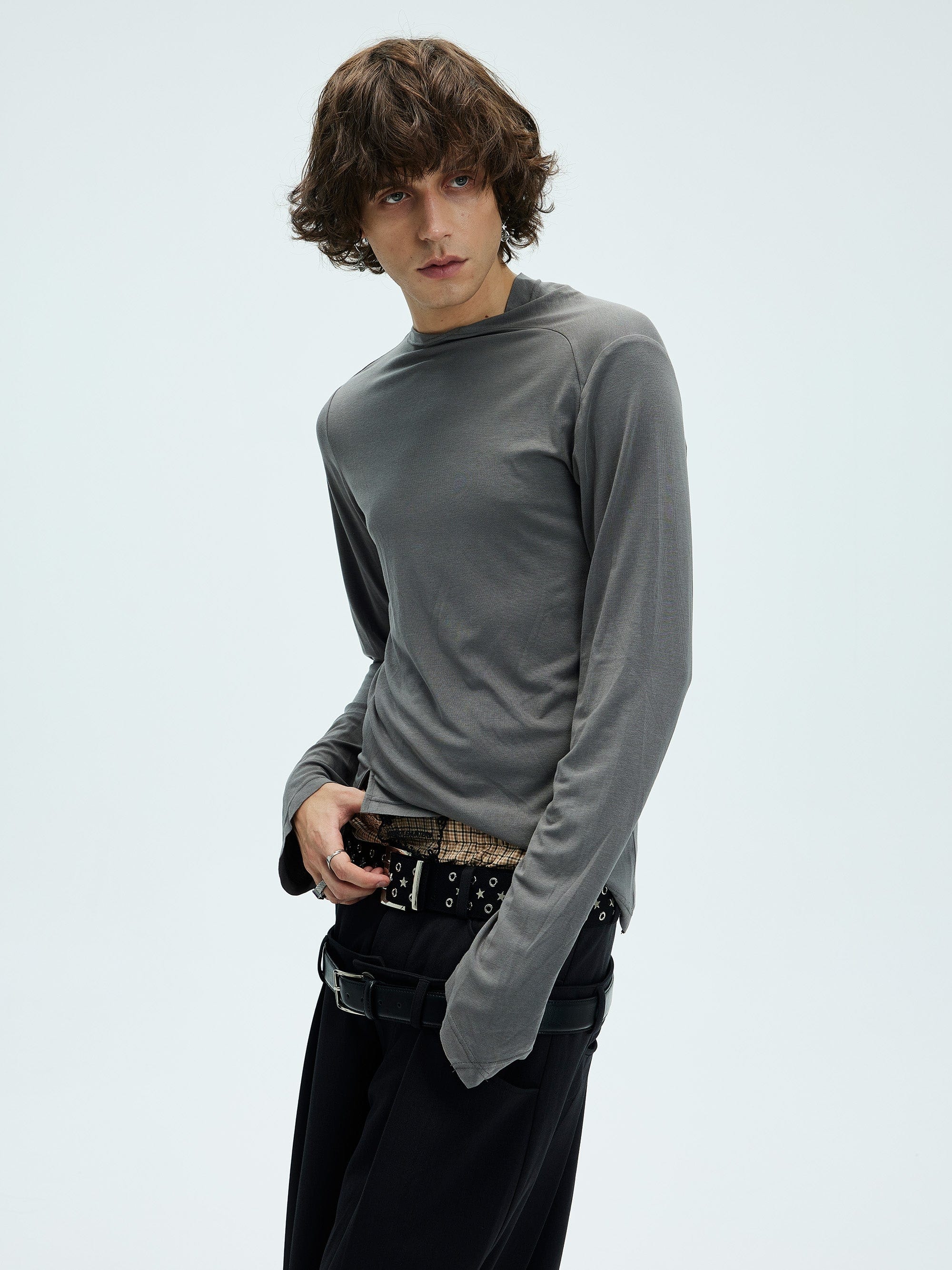 WHISTLEHUNTER Asymmetric Slim Long-Sleeve T-Shirt