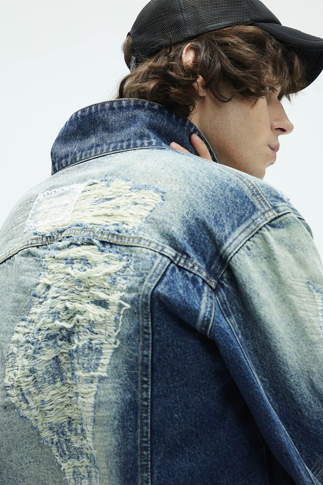 WHISTLEHUNTER Classic Distressed Ripped Denim Jacket