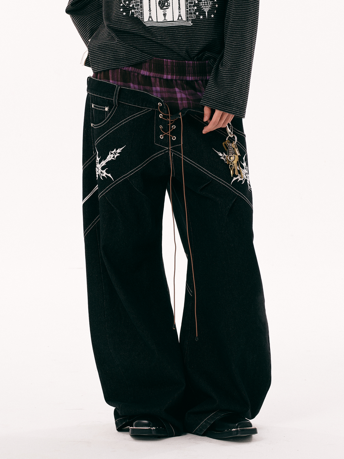 PASET Embroidered Spliced Tie Detail Slim Jeans