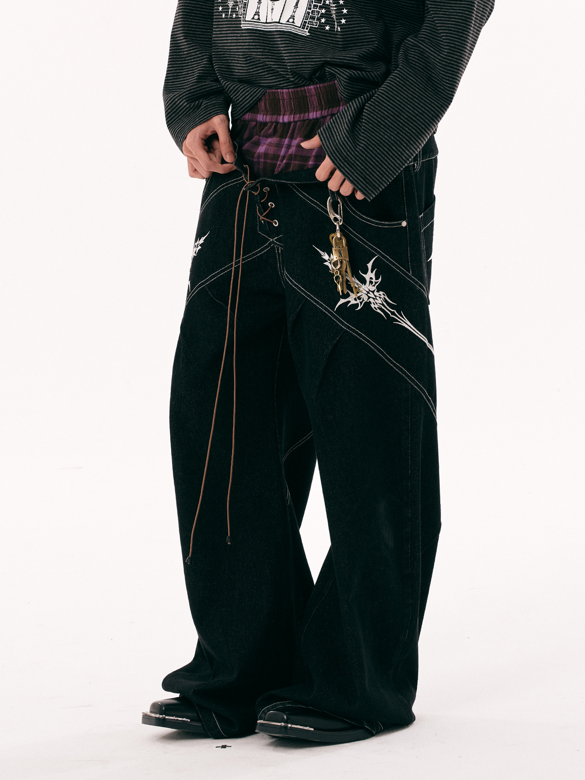 PASET Embroidered Spliced Tie Detail Slim Jeans