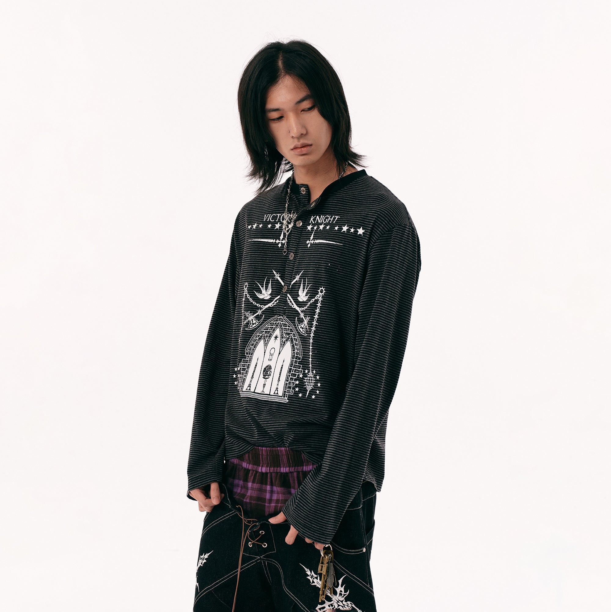 PASET Button Cuff Gothic Graphic Long-Sleeve Tee