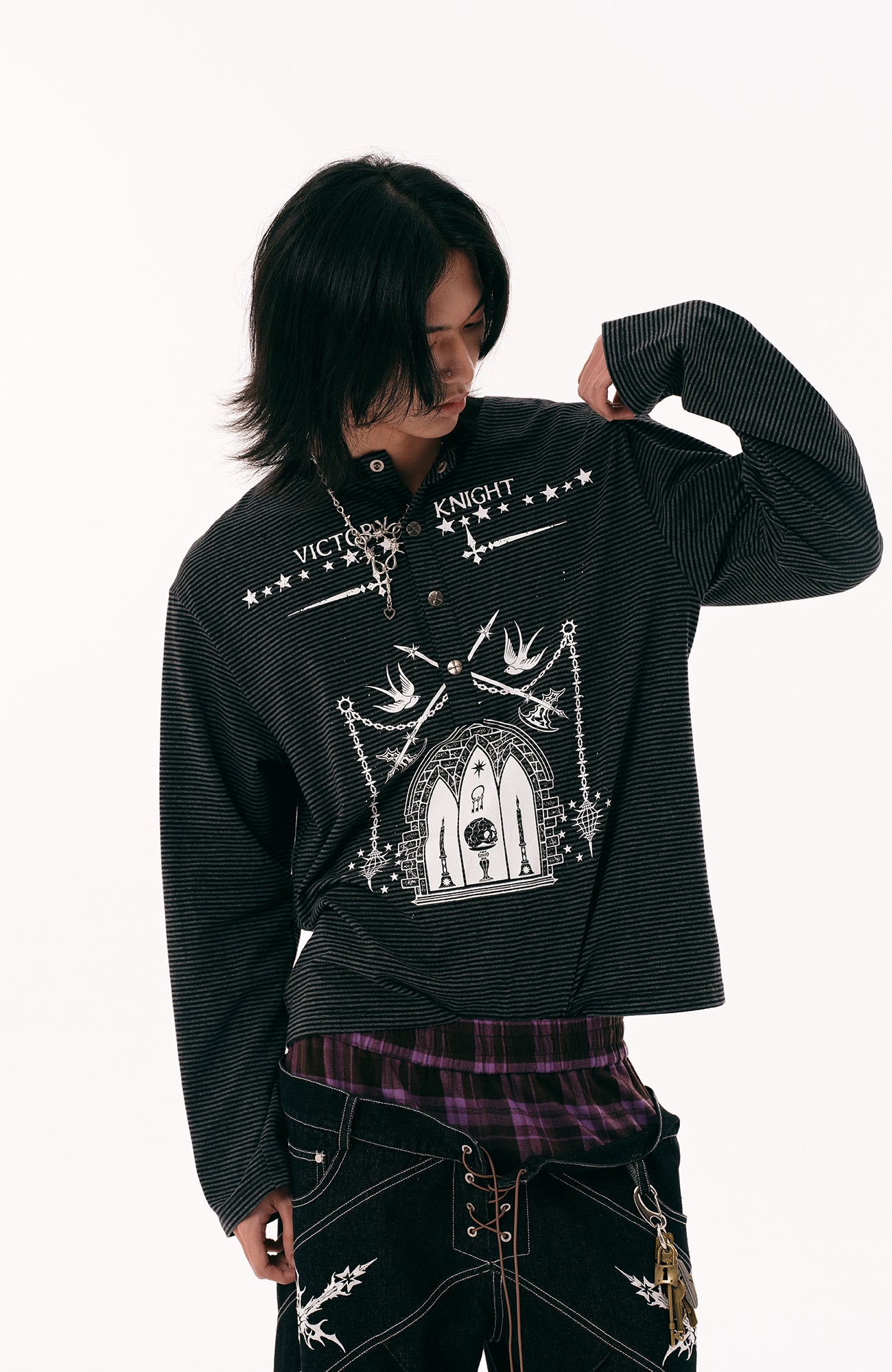 PASET Button Cuff Gothic Graphic Long-Sleeve Tee