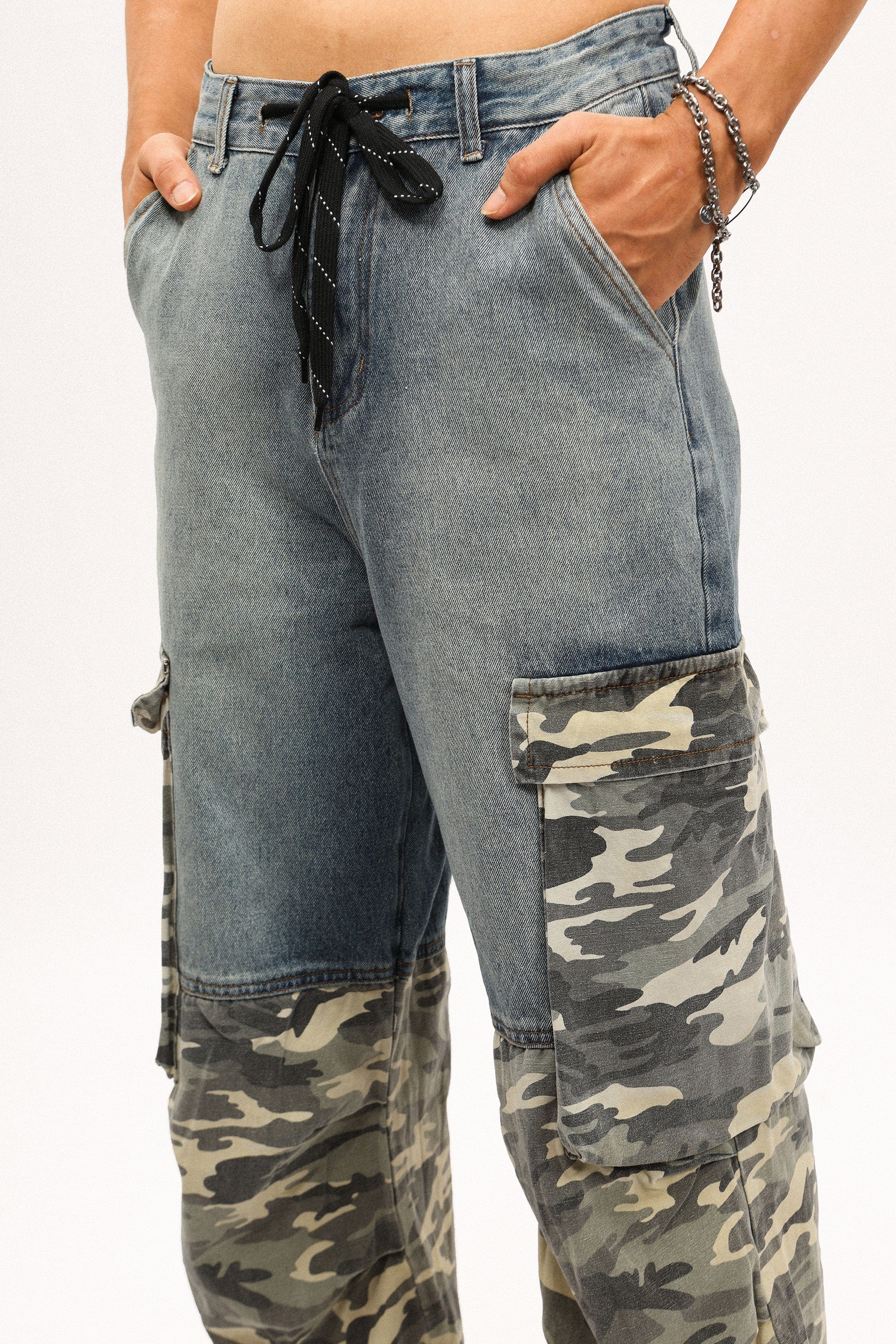 OVDY Camo Spliced Big-Pocket Jeans