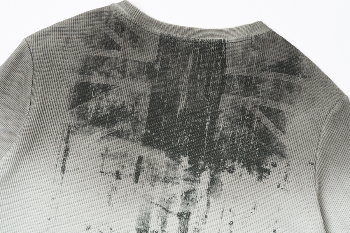 SAXGENWON Washed Graphic Frayed Long-Sleeve Tee