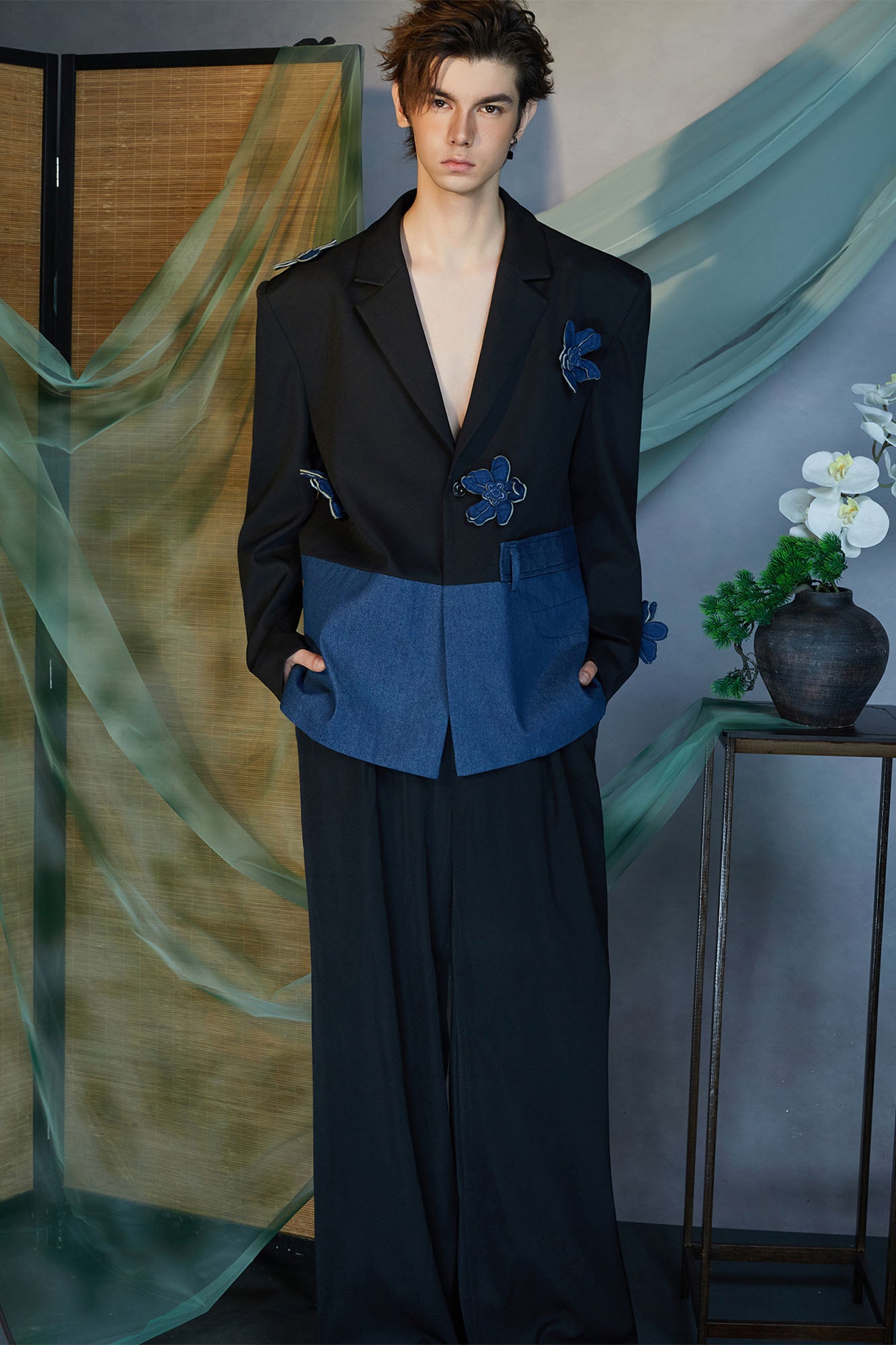 JIECHI Embellished Contrast Flower Blazer