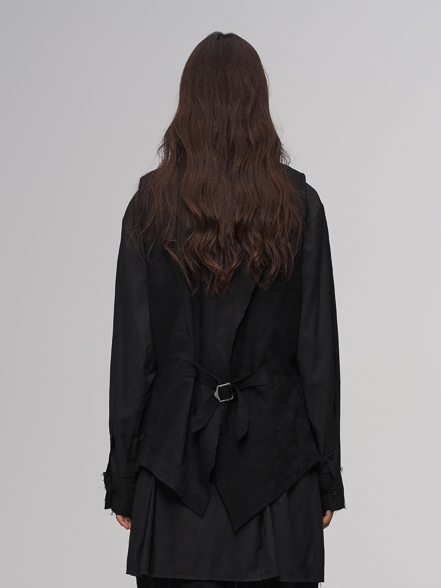 ILNya Nieternite Nifutur Distressed Frayed Petal-Collar Vest