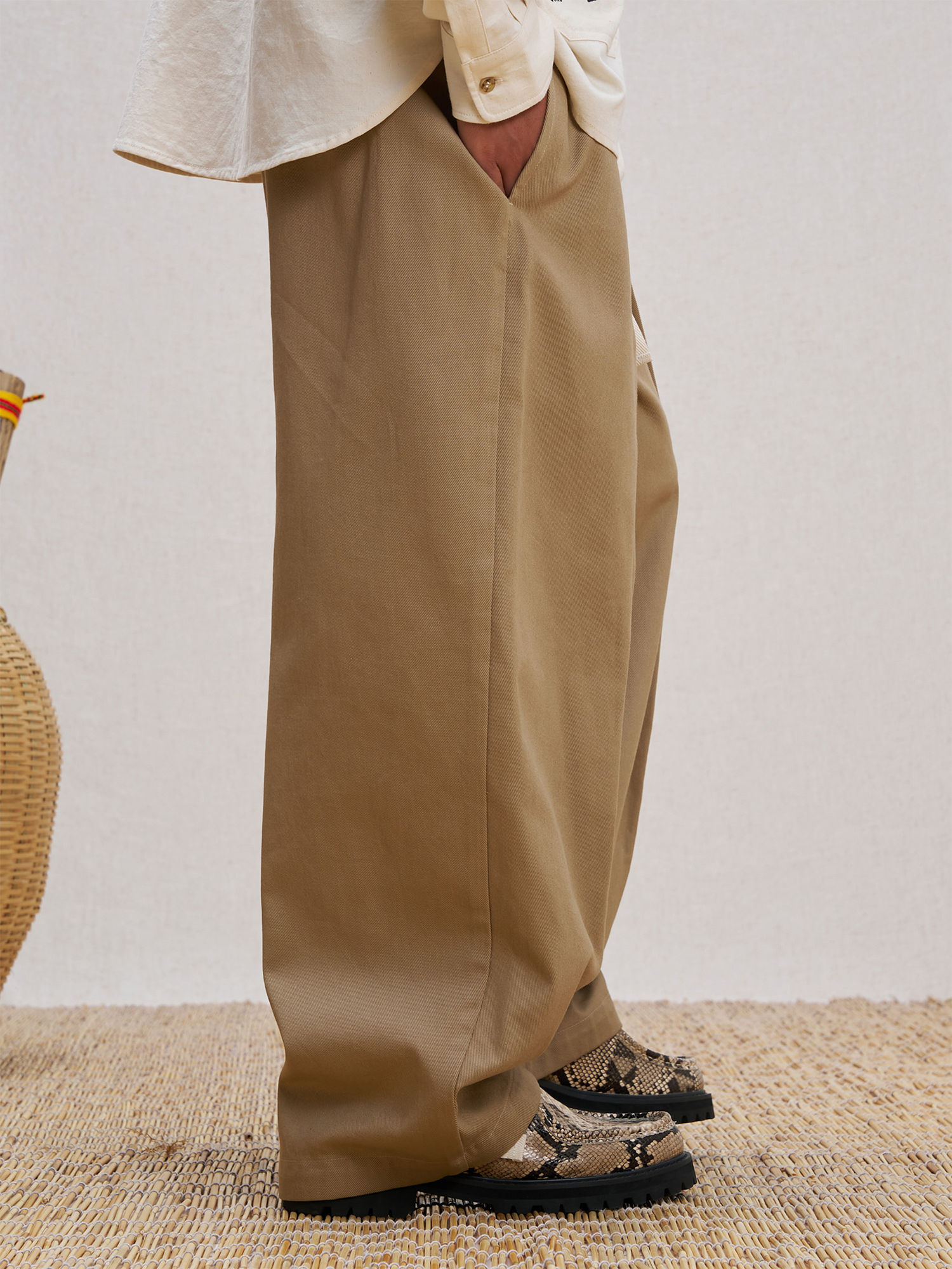 UNLIMITED MOTE Pleated Herringbone Wide-Leg Trousers