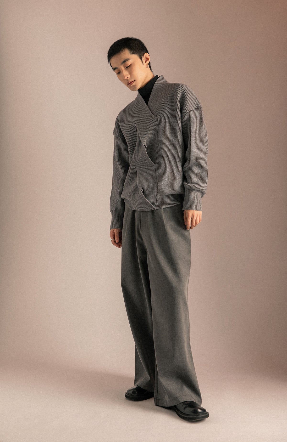 SAMMOKONPA Oversized V-Neck Sweater