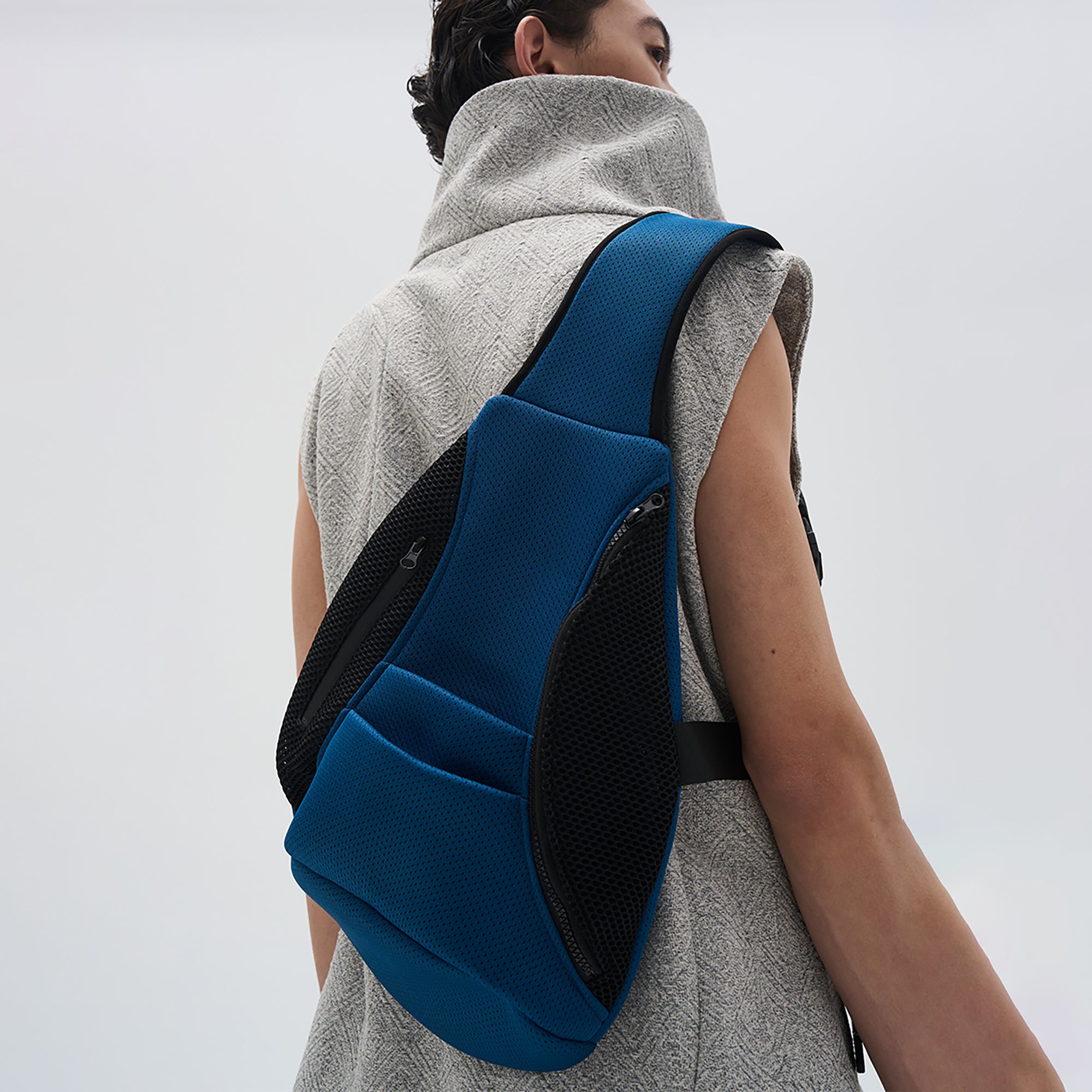 7440 37 1 Honeycomb Mesh Sling Pack