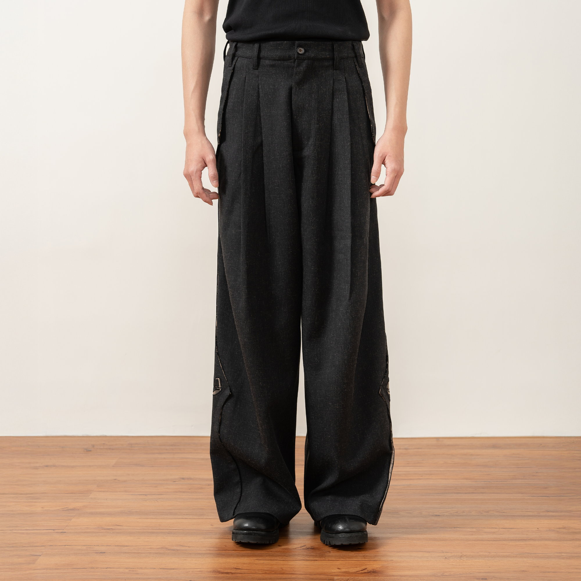 MOITIEDEPETALE Pleats Patch Wide-Leg Trousers