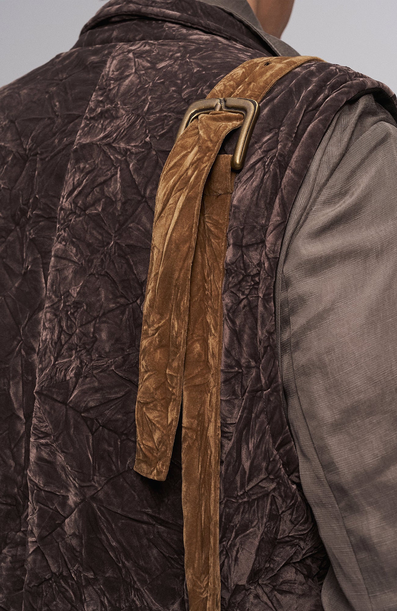 ILNya Nieternite Nifutur Velvet Oversized Crinkled Messenger Bag