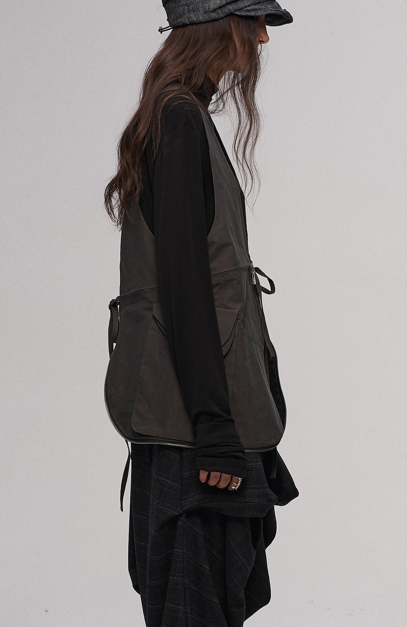 ILNya Nieternite Nifutur Multi-Use Utility Vest