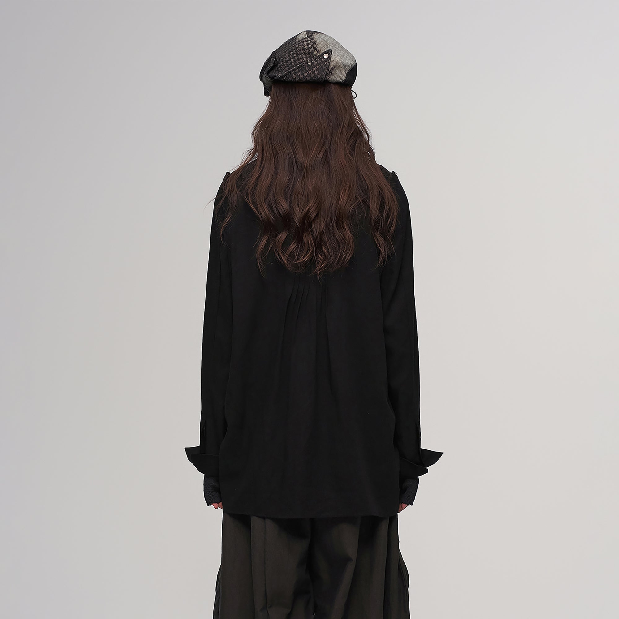 ILNya Nieternite Nifutur Asymmetrical Draped Seamed Shirt