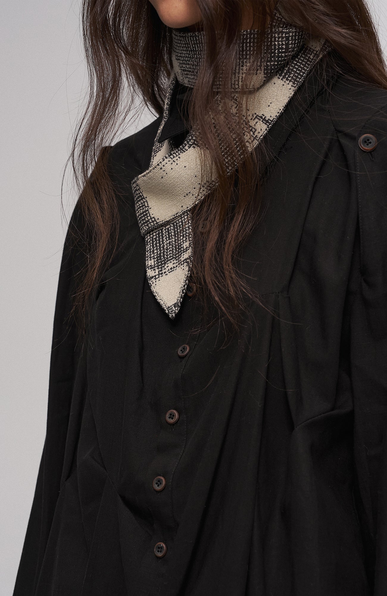 ILNya Nieternite Nifutur Asymmetrical Draped Seamed Shirt